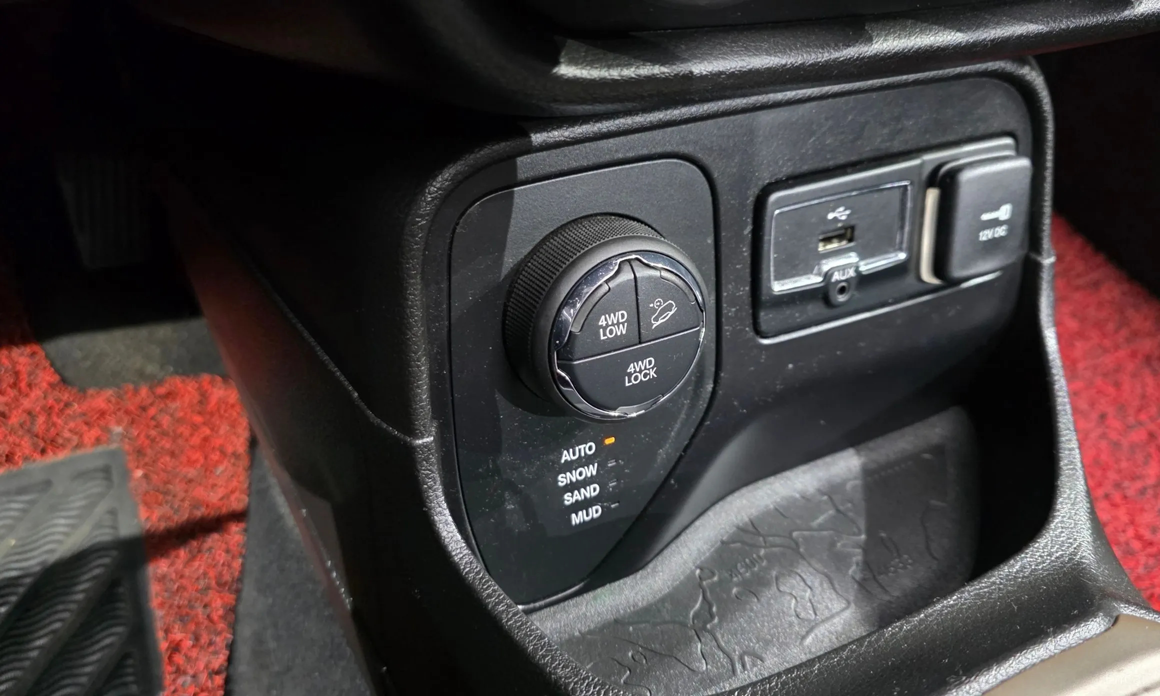 Jeep Renegade превью 17