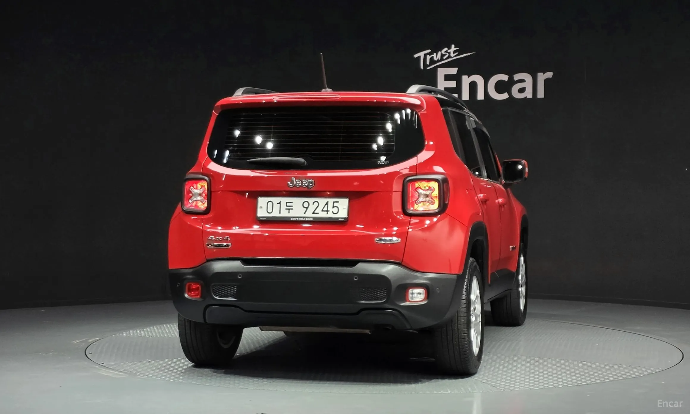 Jeep Renegade превью 4