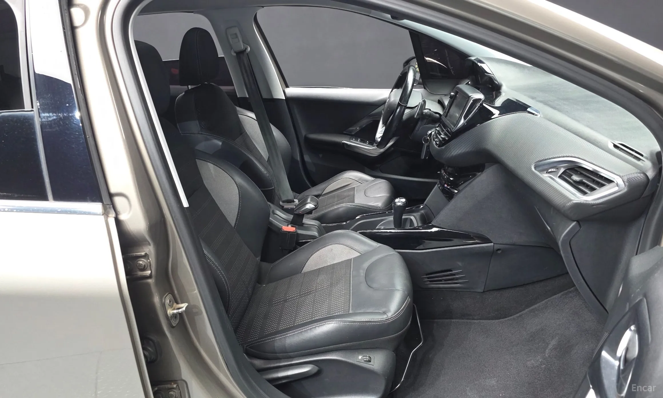 Peugeot 2008. превью 11