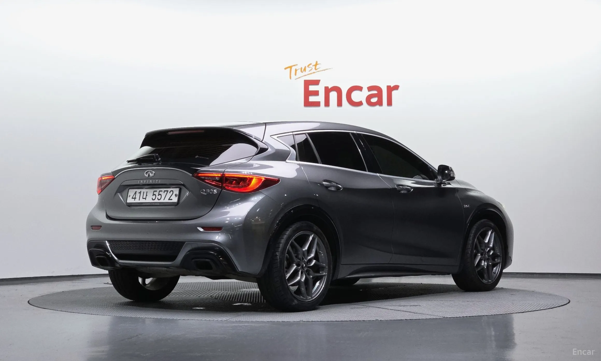 Infiniti Q30