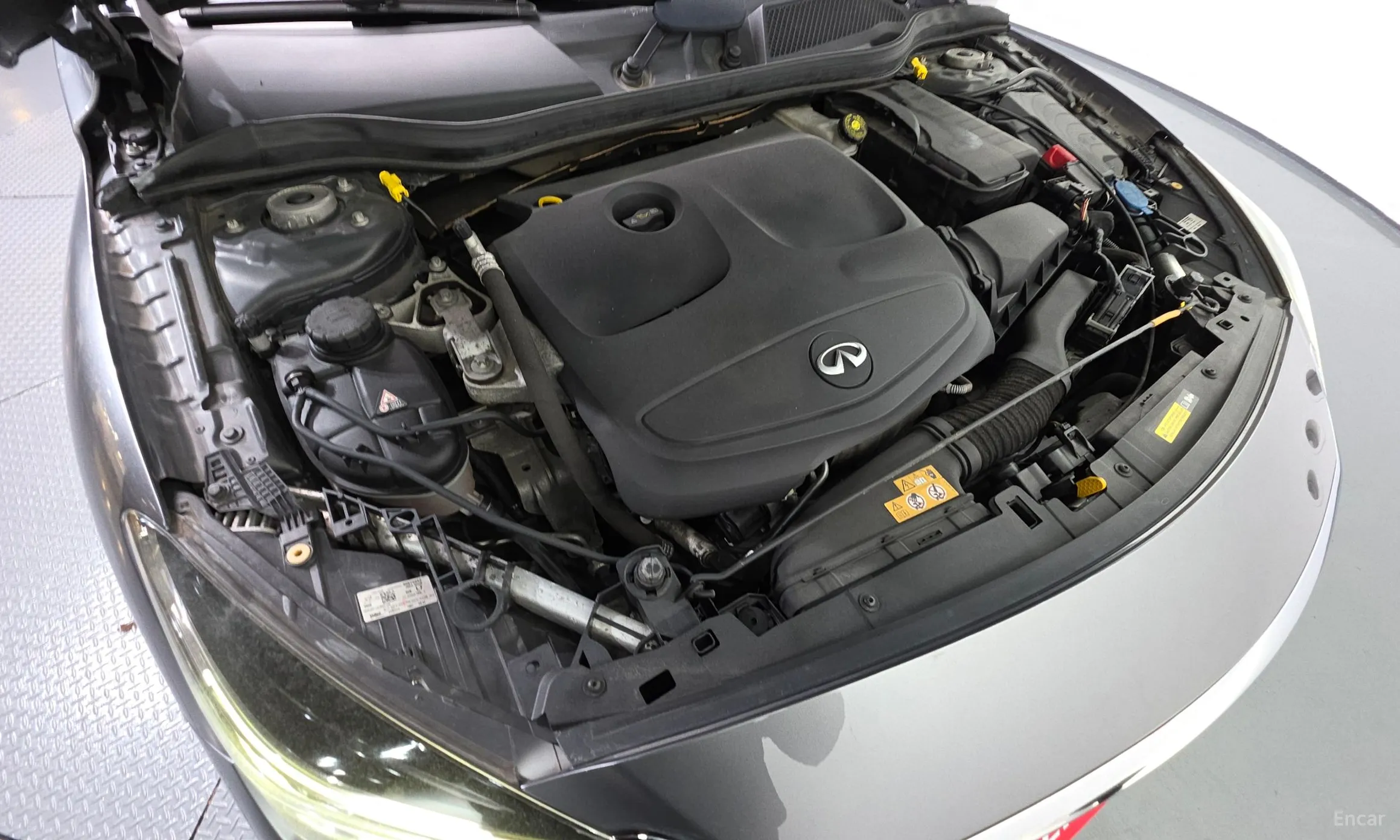 Infiniti Q30 превью 6