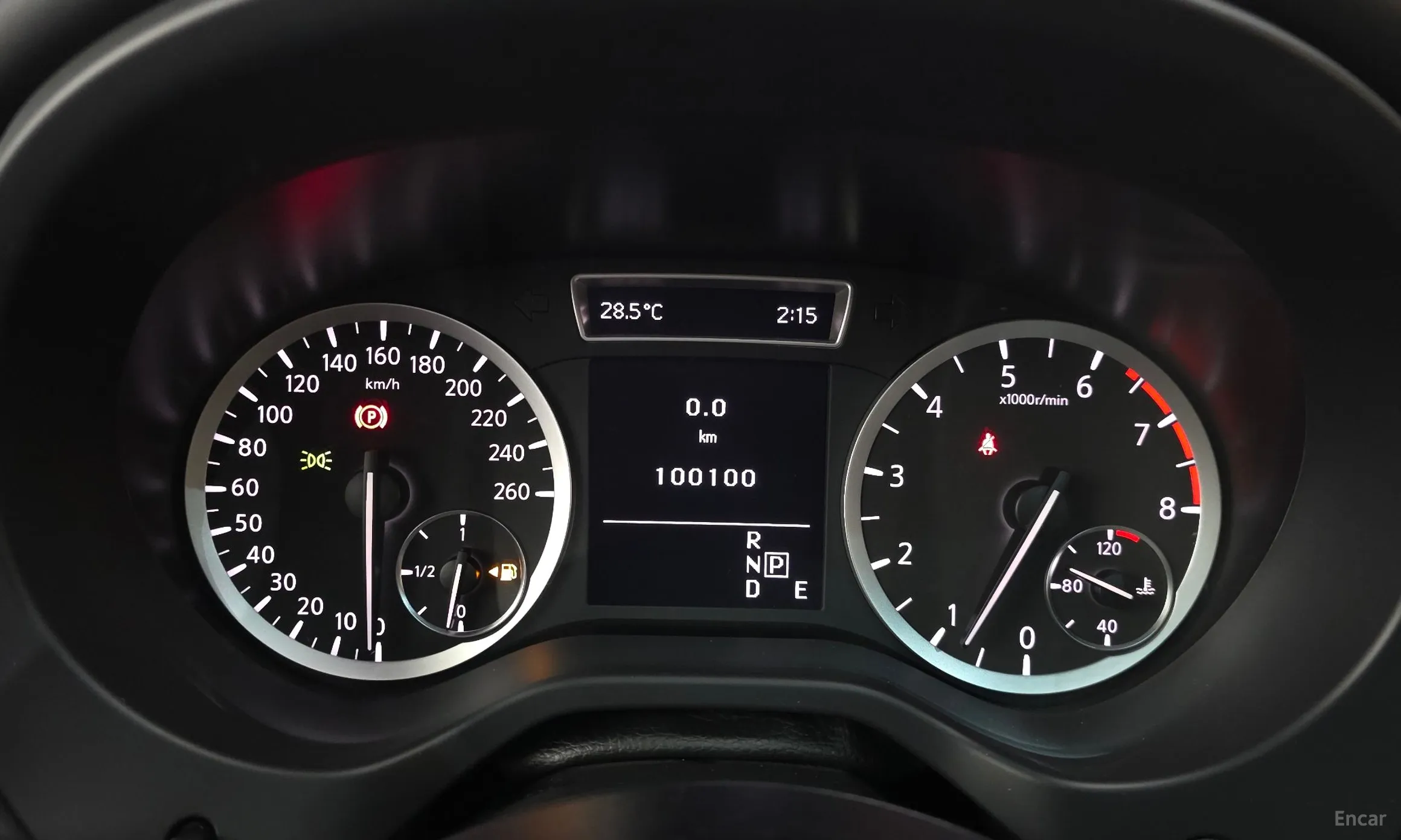 Infiniti Q30 превью 8