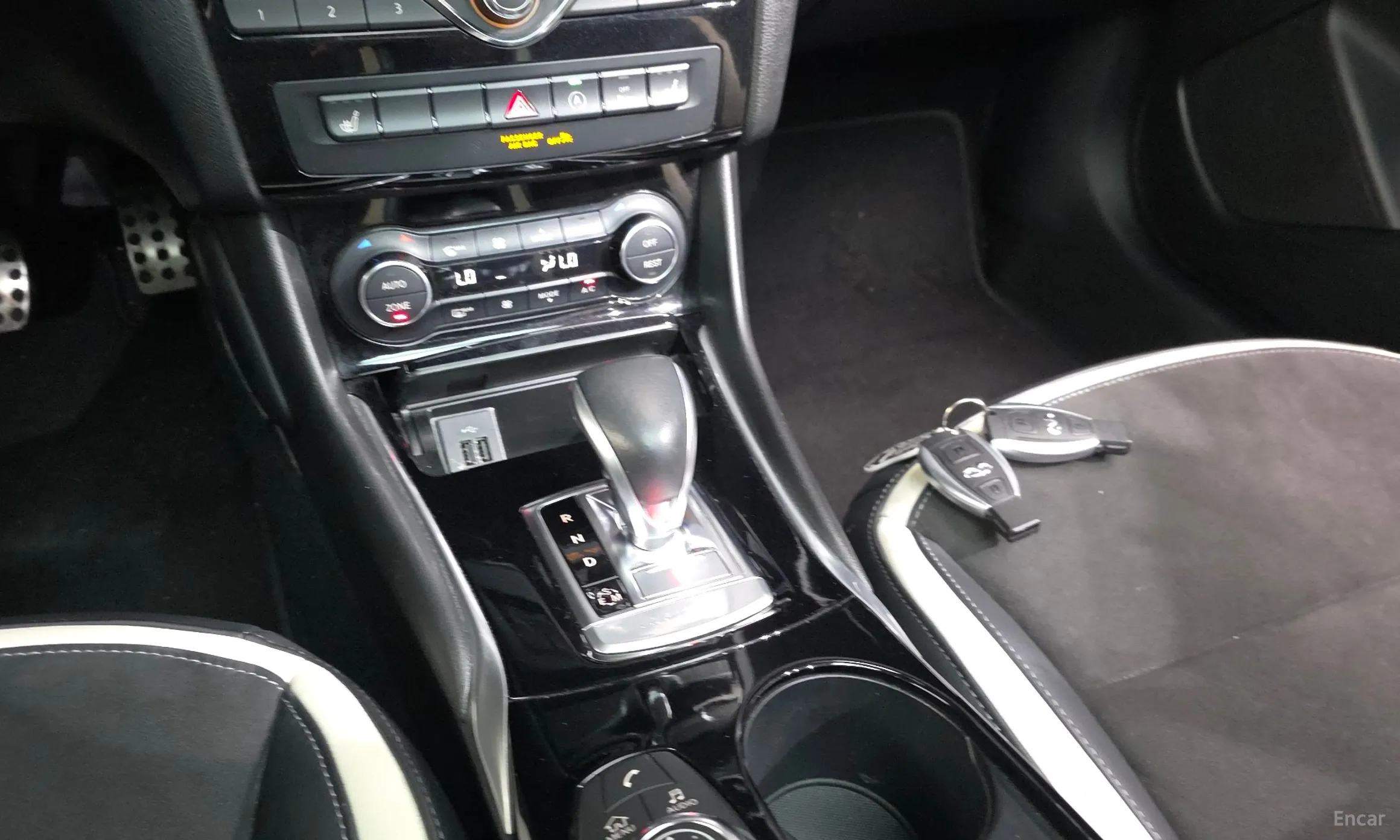 Infiniti Q30 превью 9