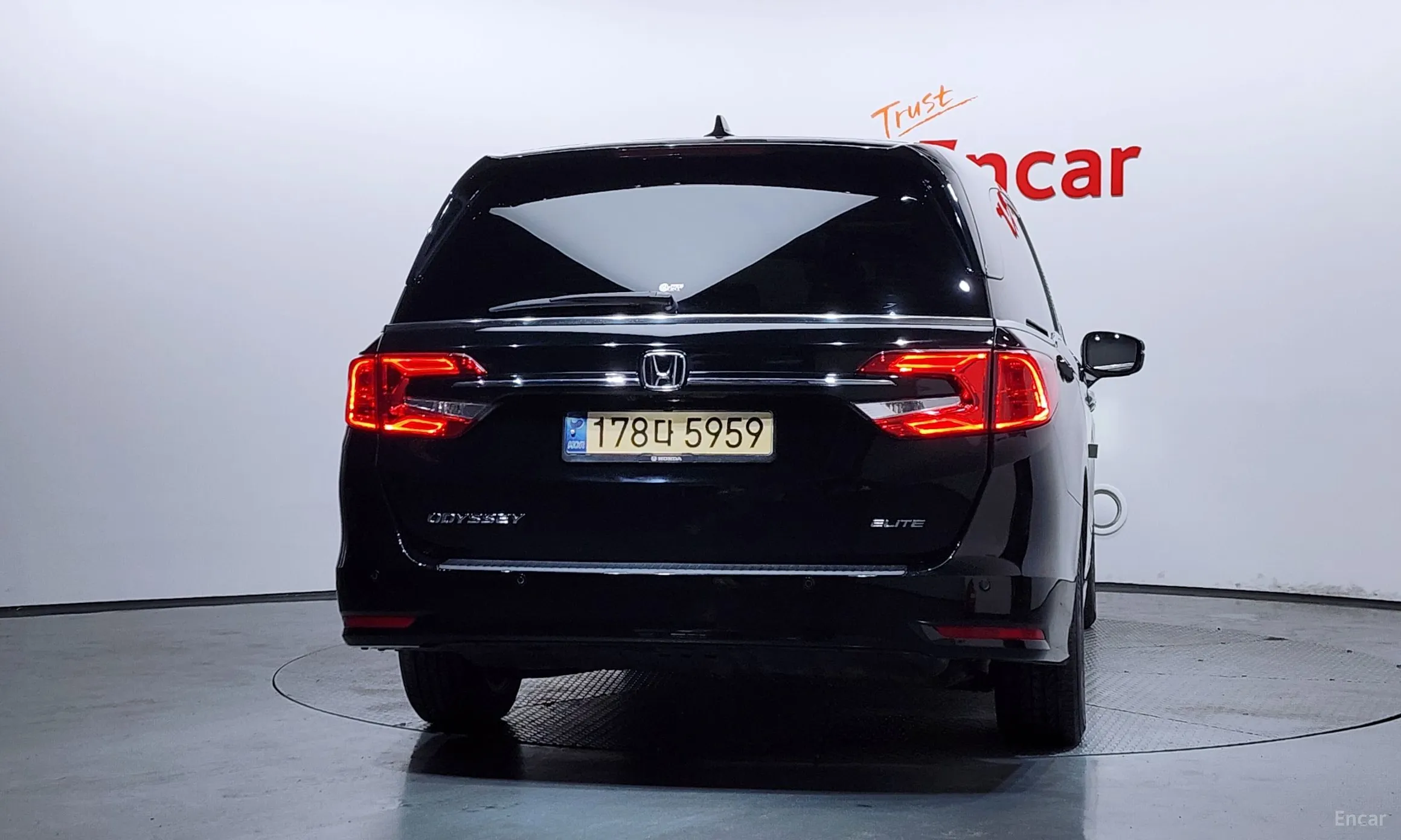 Honda Odyssey превью 4
