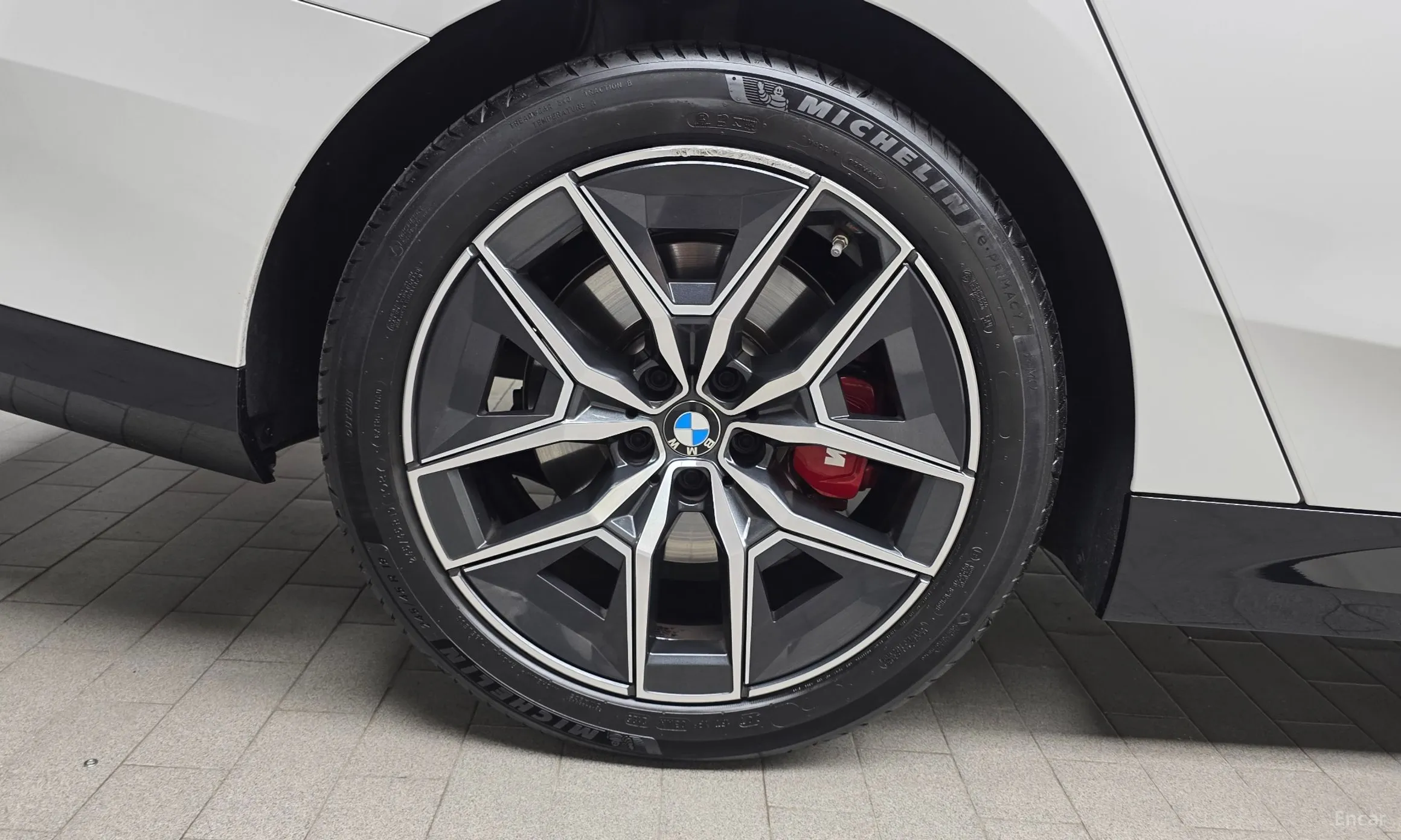 BMW 5 Series (G60) превью 5