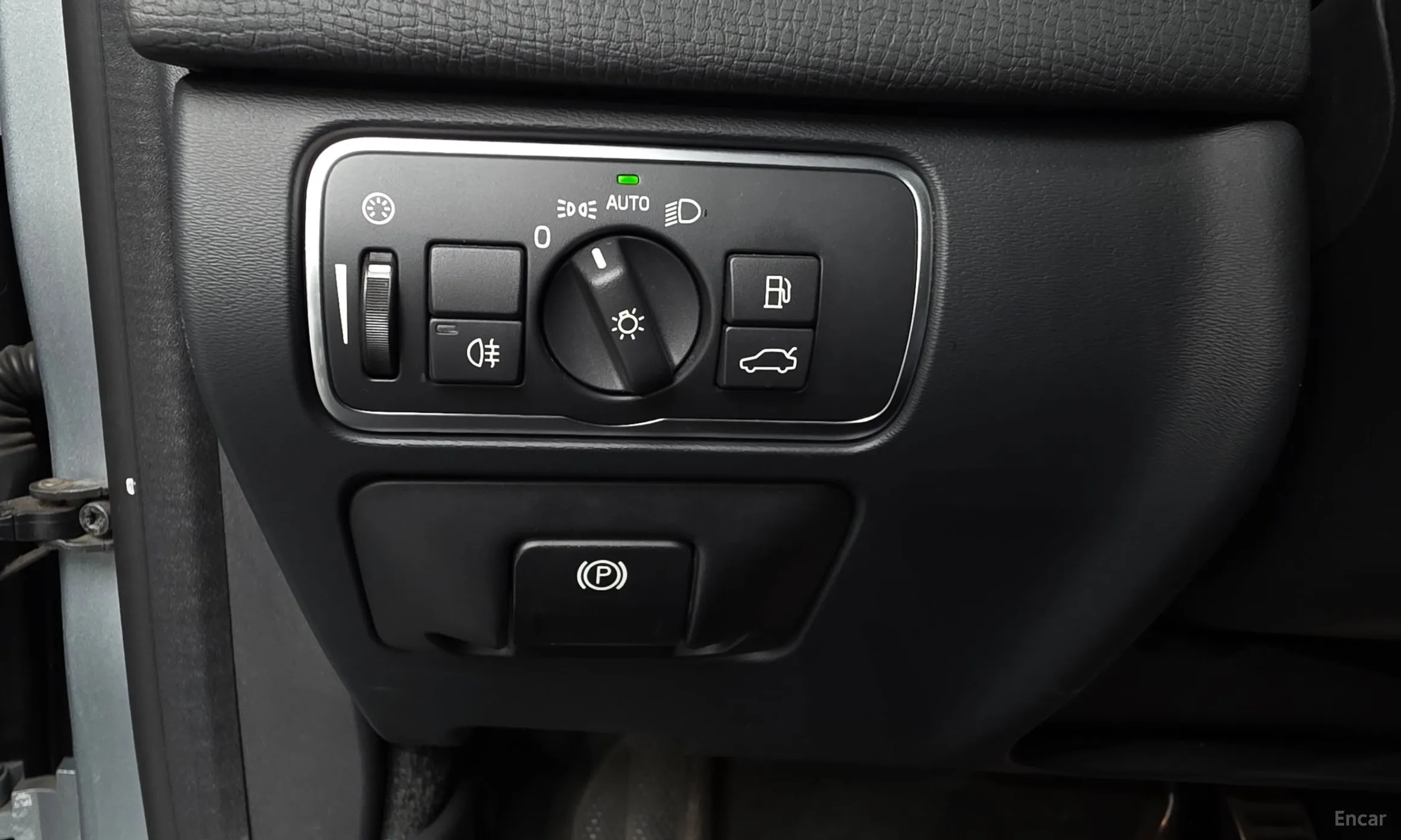 Volvo XC60 превью 16