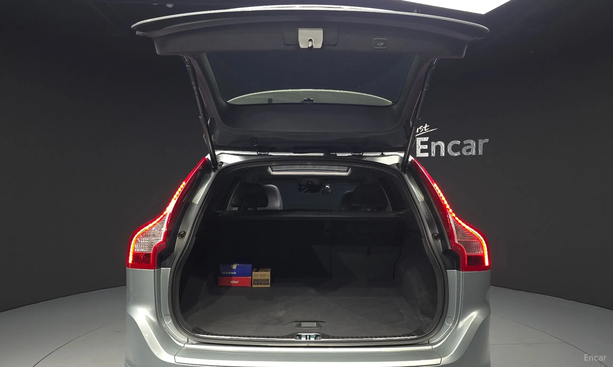 Volvo XC60 превью 19