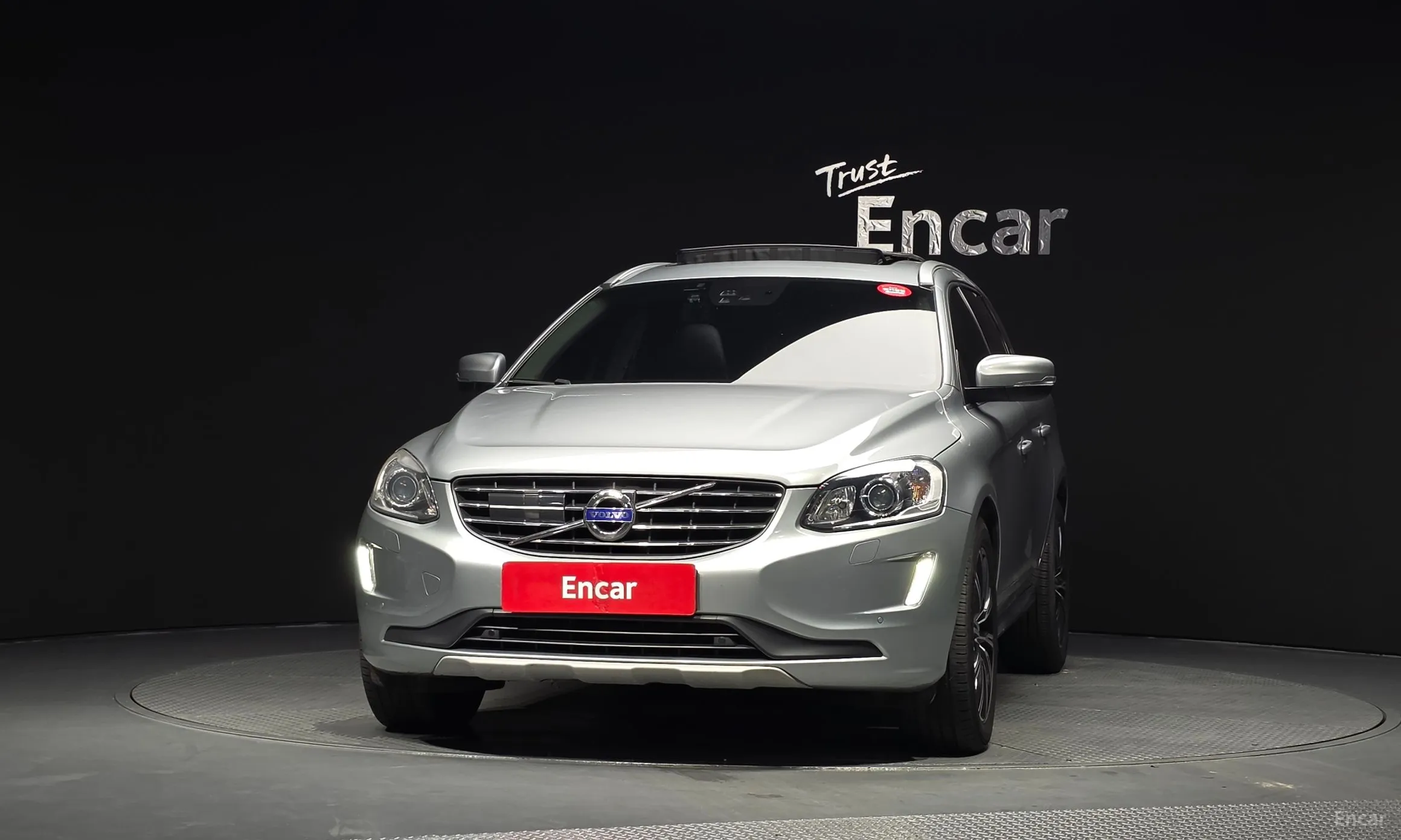 Volvo XC60 превью 3