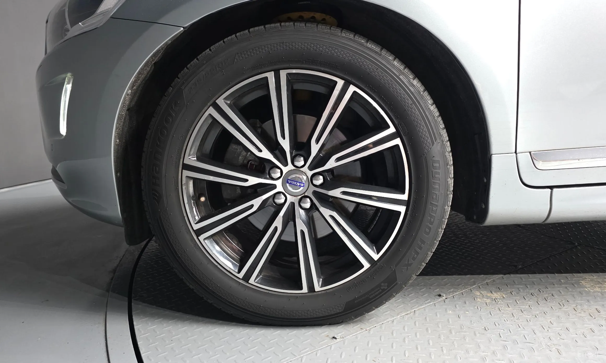 Volvo XC60 превью 5