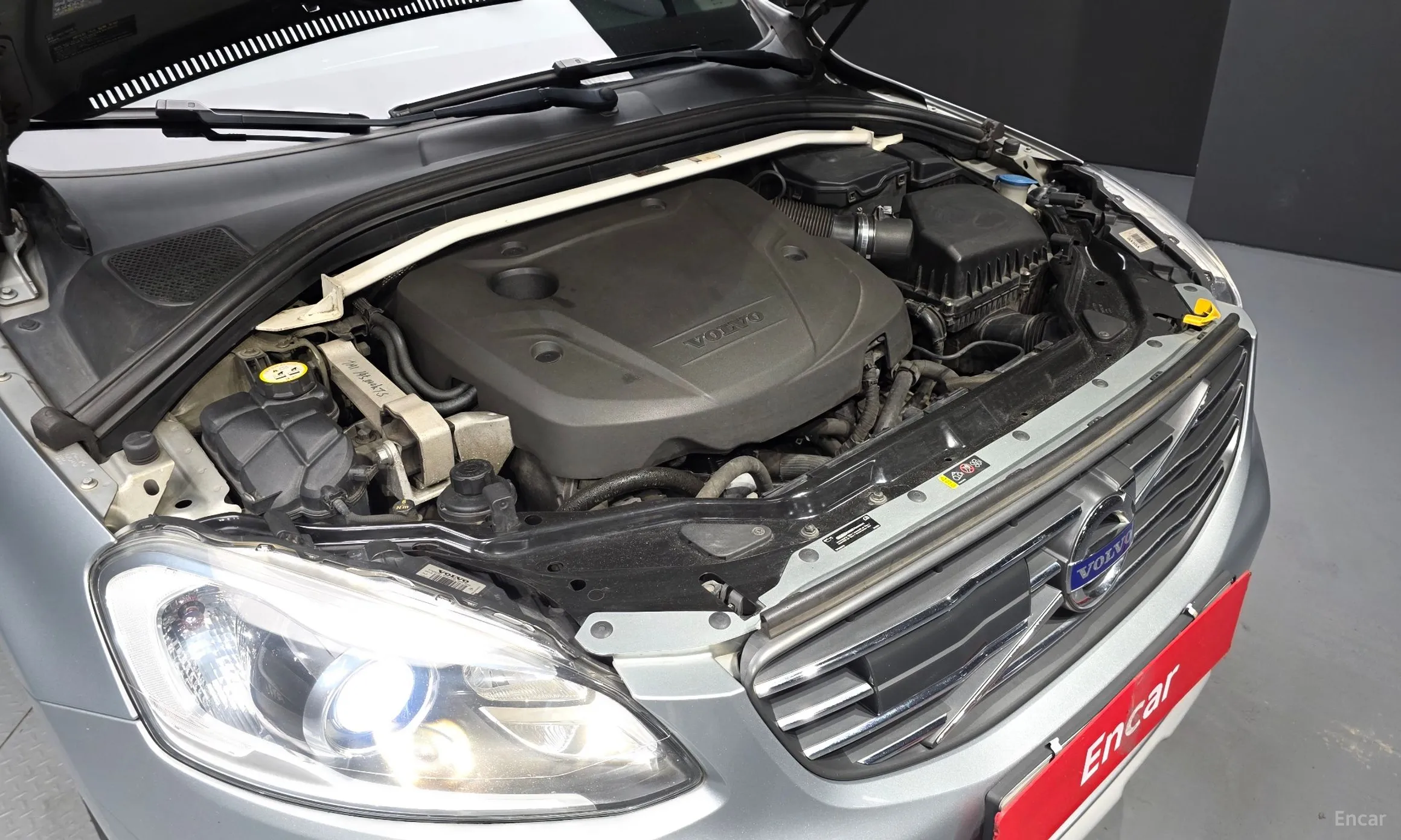 Volvo XC60 превью 6