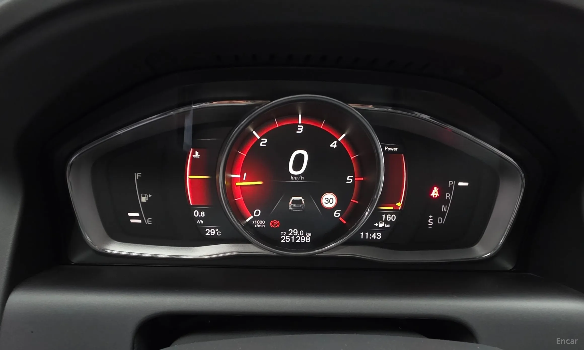 Volvo XC60 превью 8