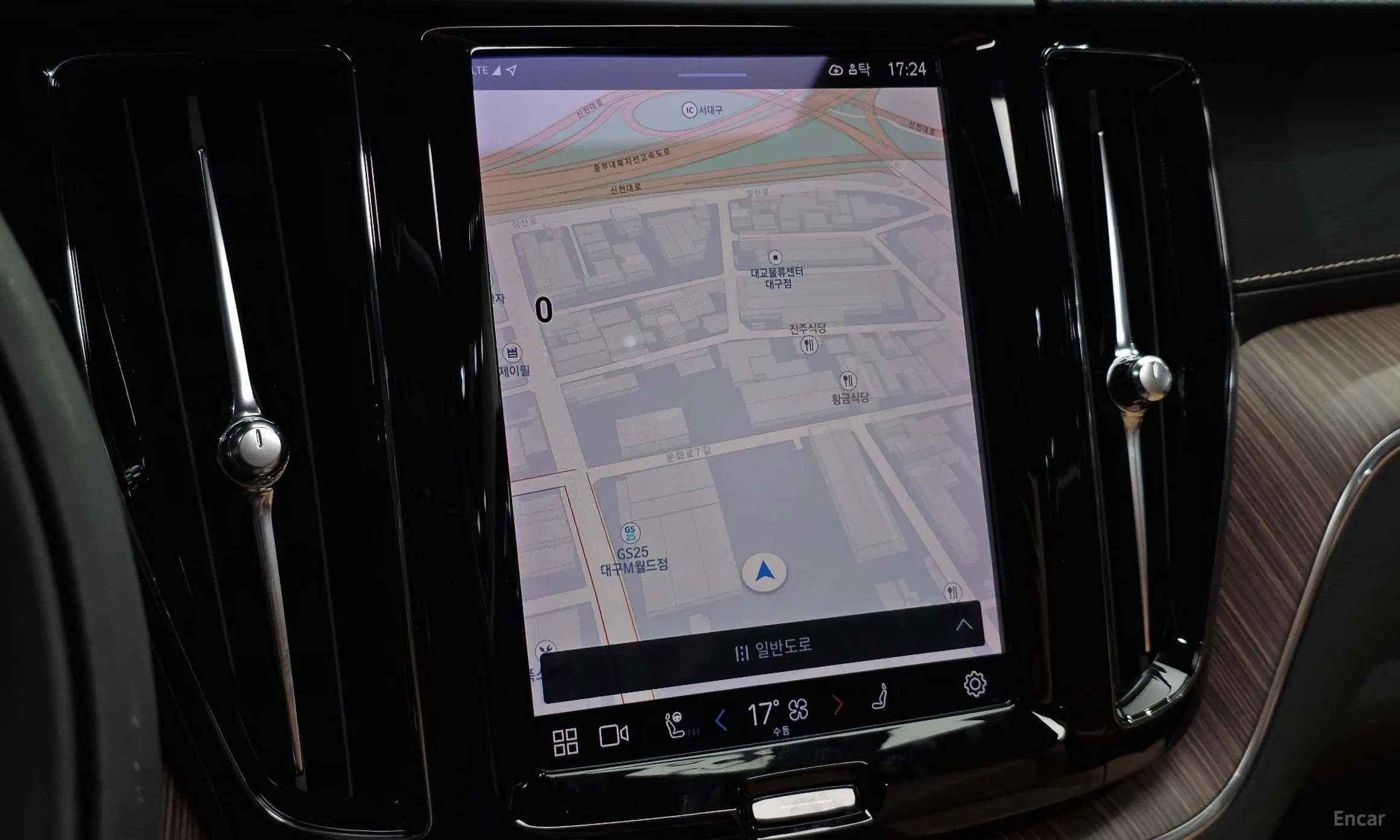 Volvo XC60 Gen 2 превью 13