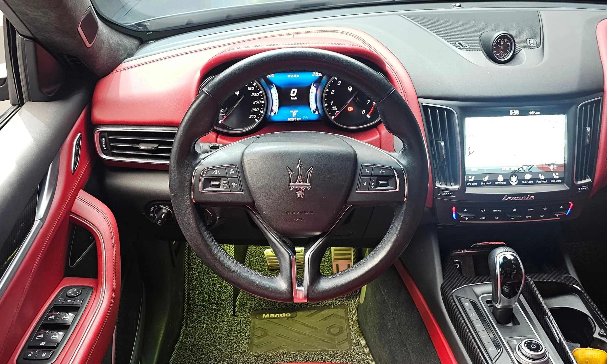 Maserati Levante превью 13