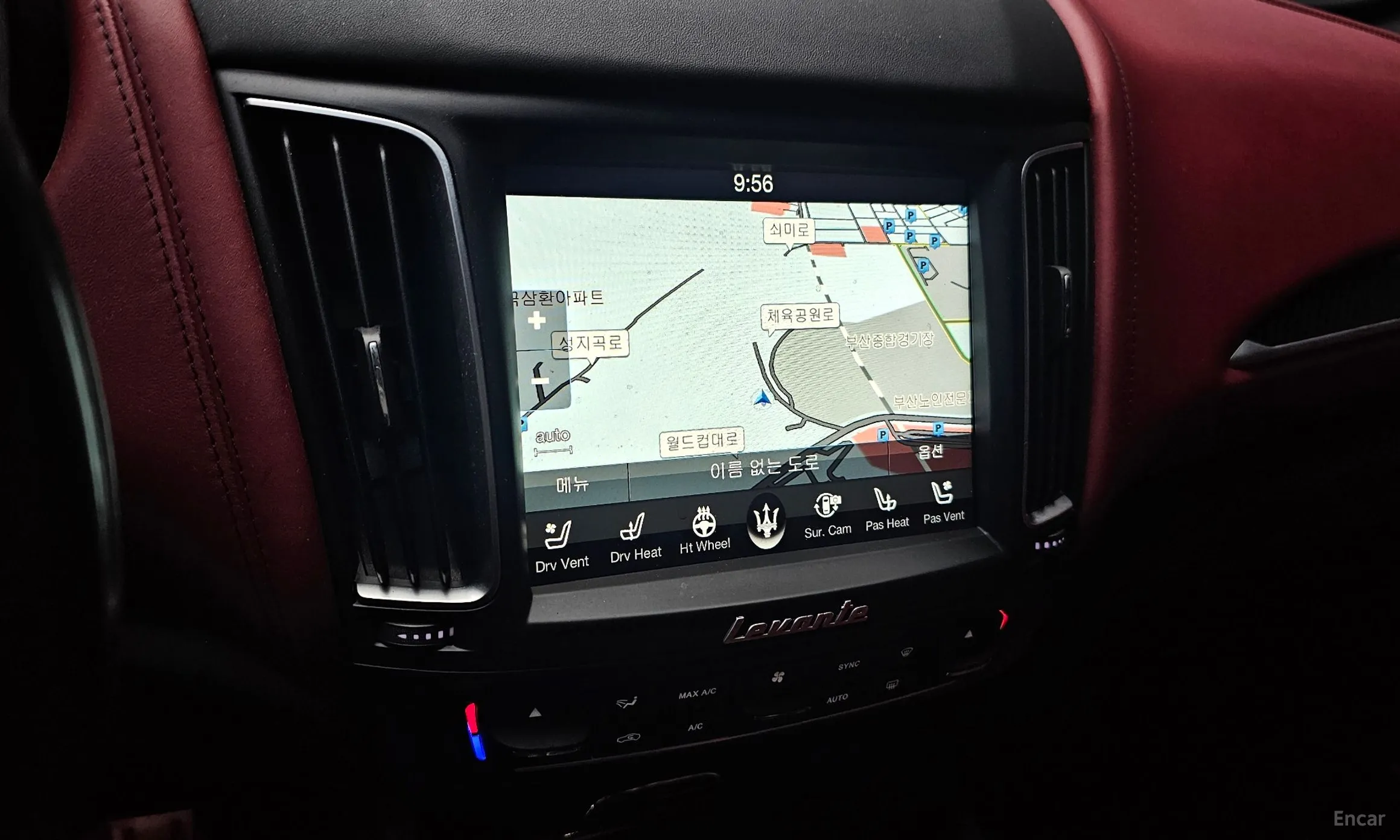 Maserati Levante превью 14