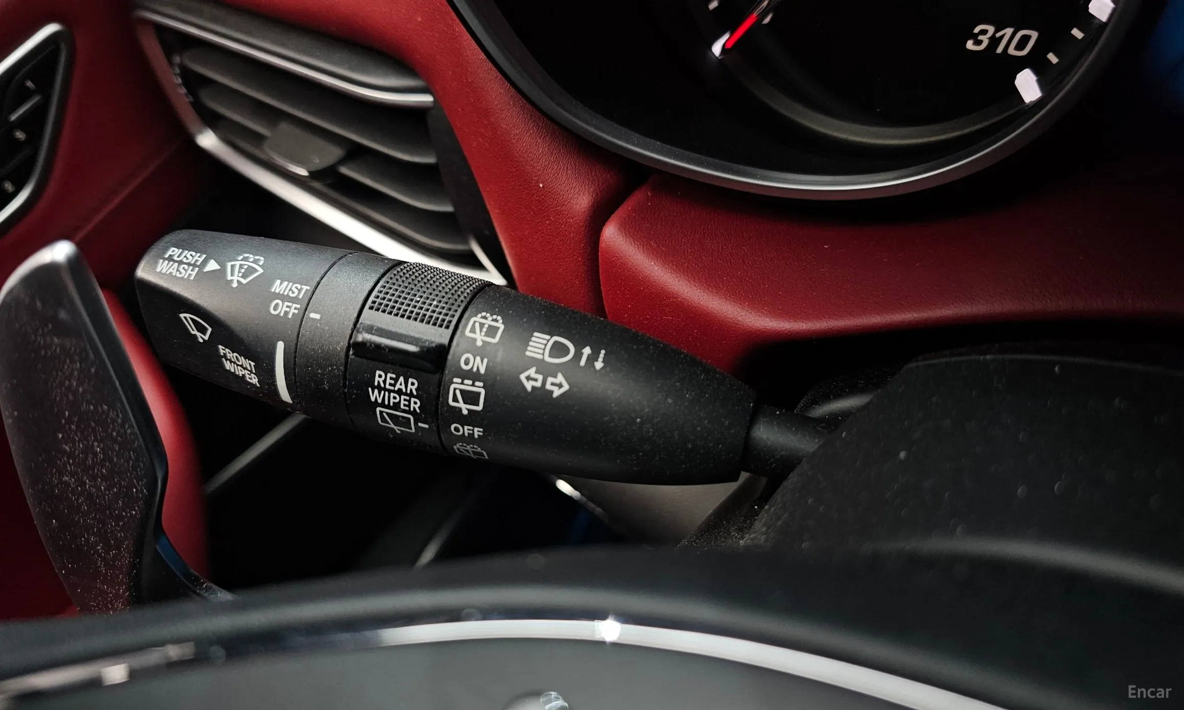 Maserati Levante превью 18