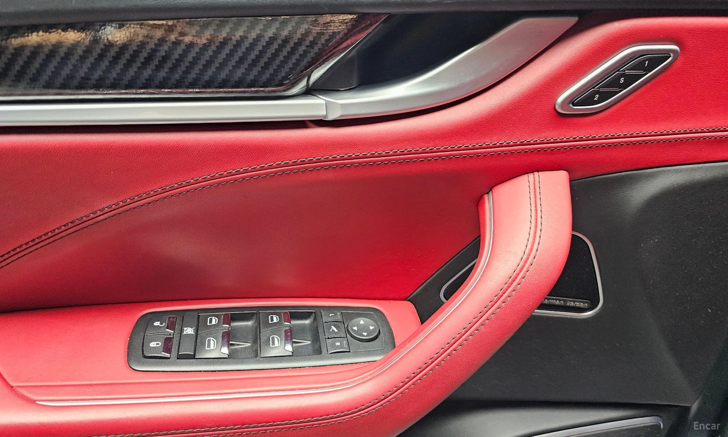 Maserati Levante превью 20