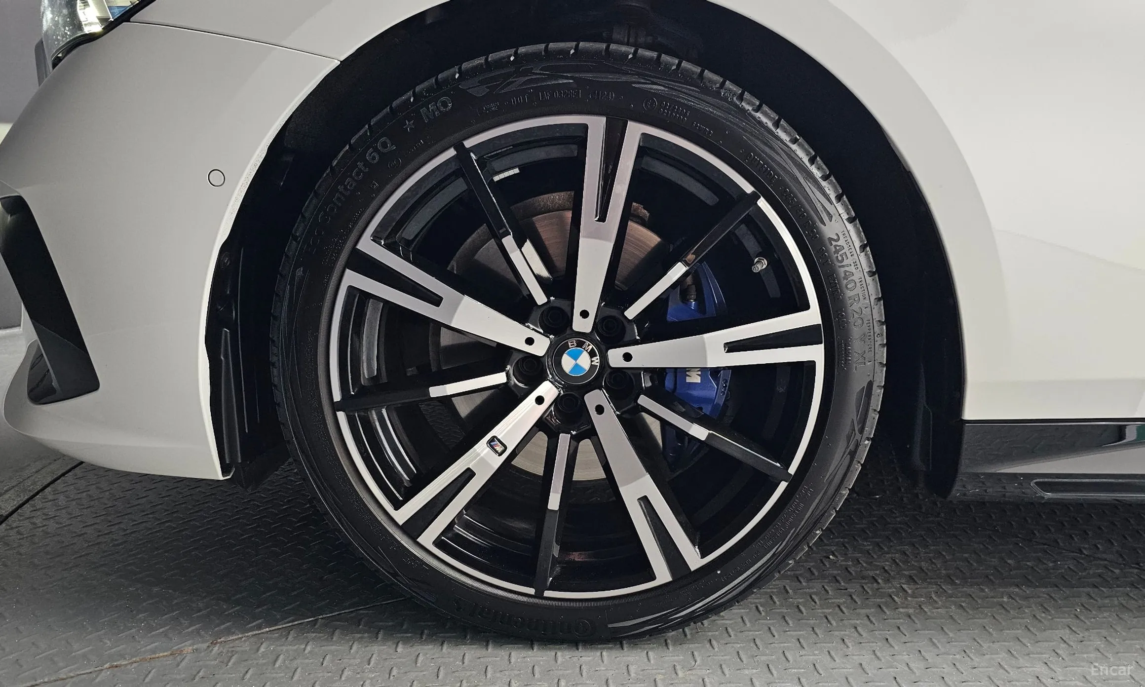 BMW 5 Series (G60) превью 5