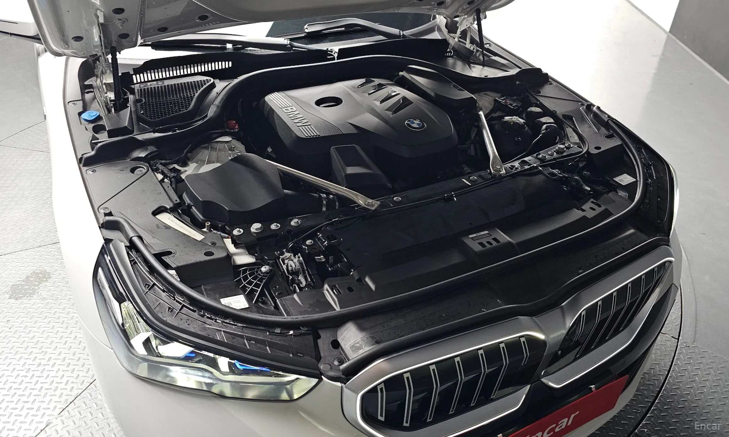 BMW 5 Series (G60) превью 6