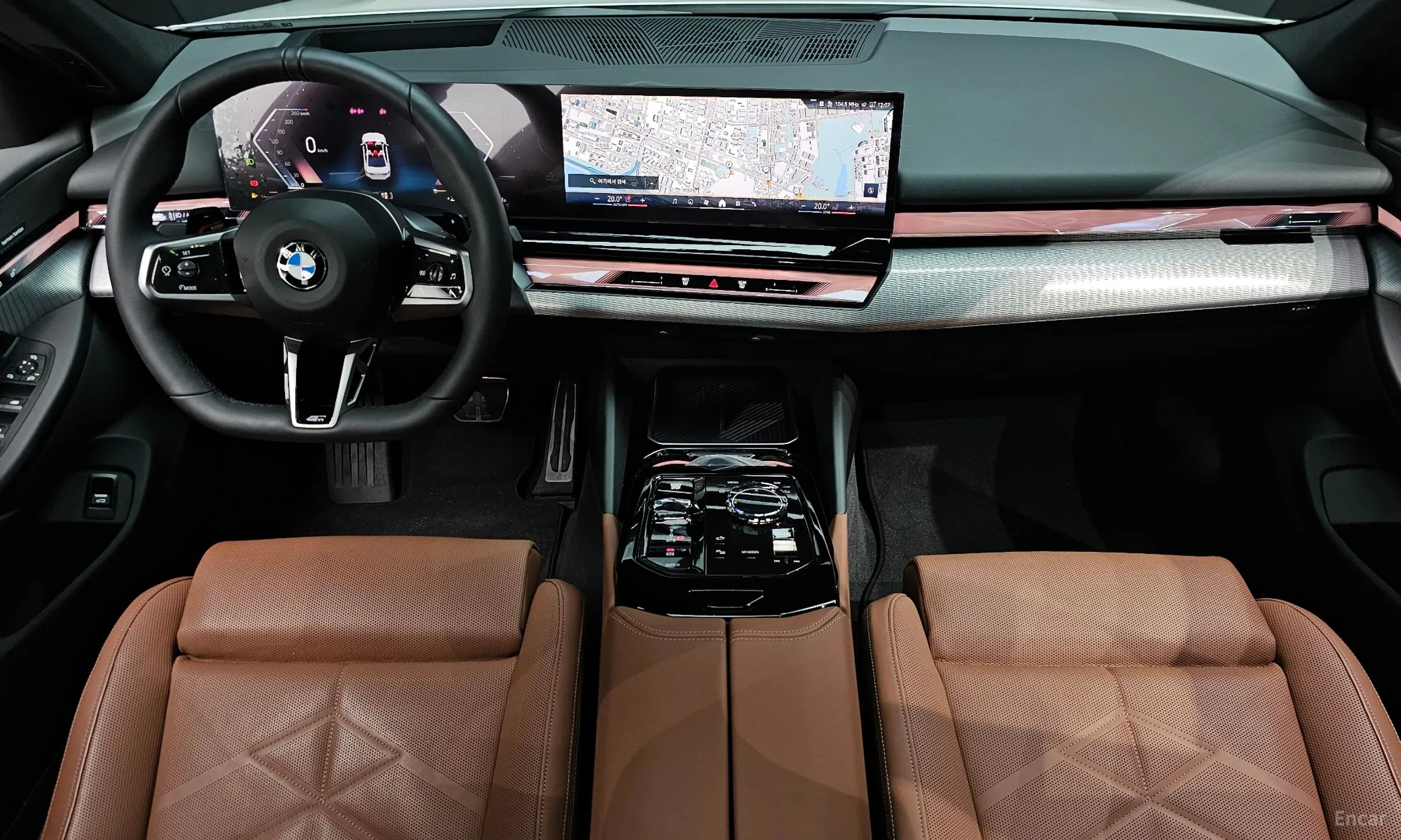 BMW 5 Series (G60) превью 7