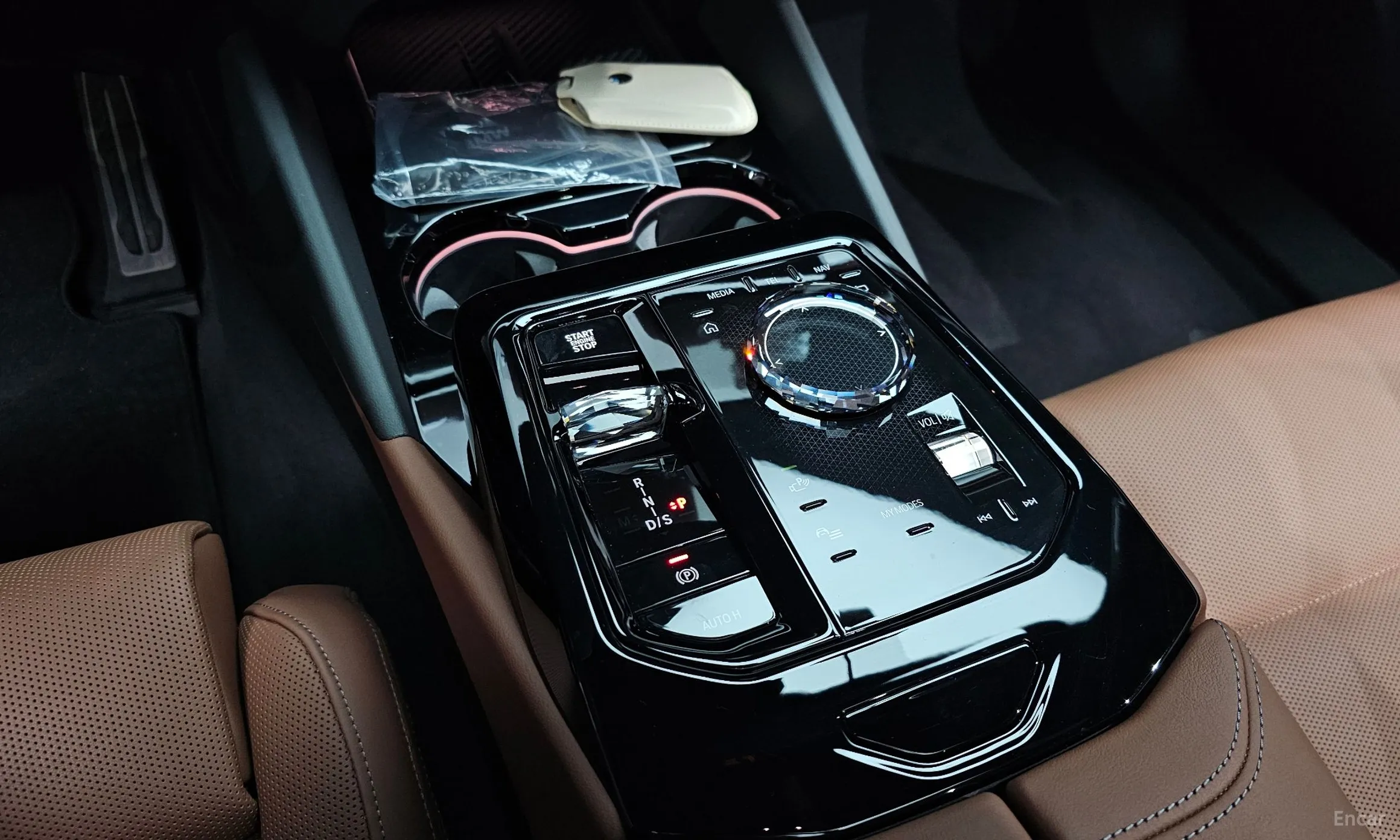 BMW 5 Series (G60) превью 9