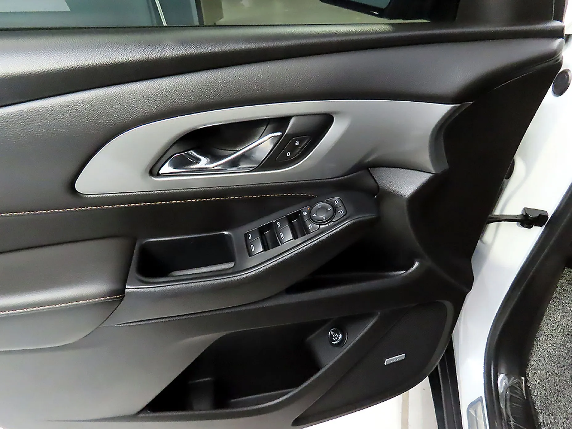 Chevrolet (GM Daewoo) Traverse превью 14