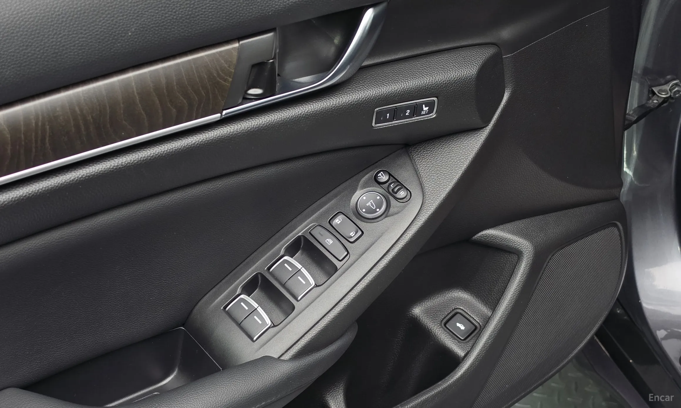 Honda Accord 10th Generation превью 19