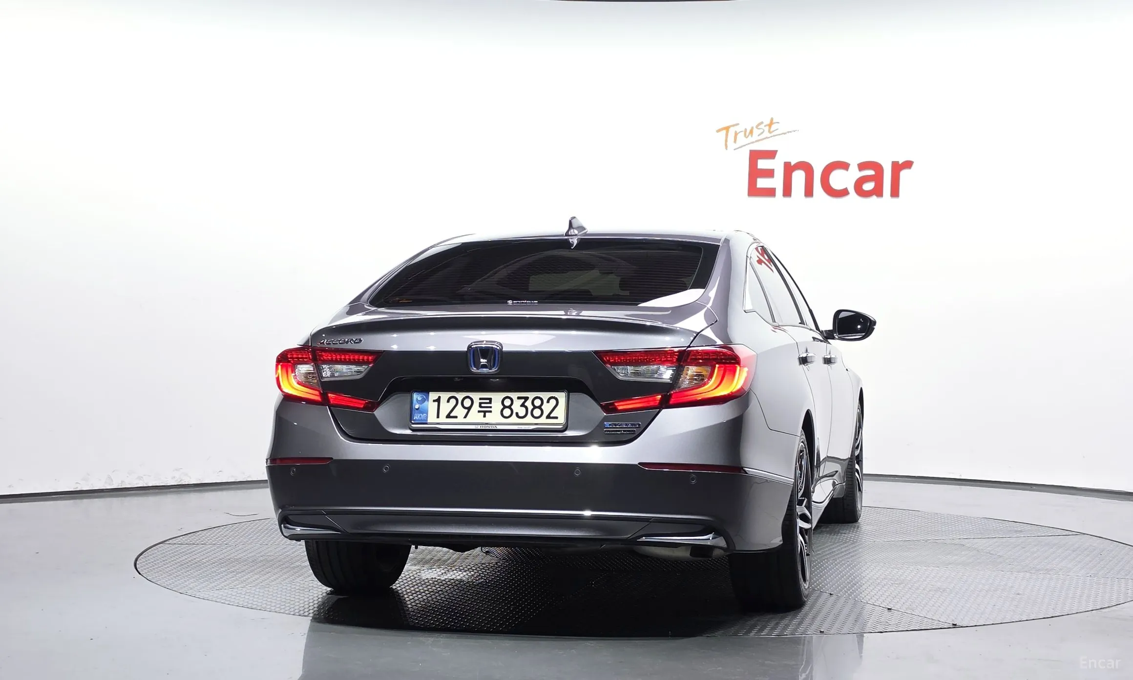 Honda Accord 10th Generation превью 4