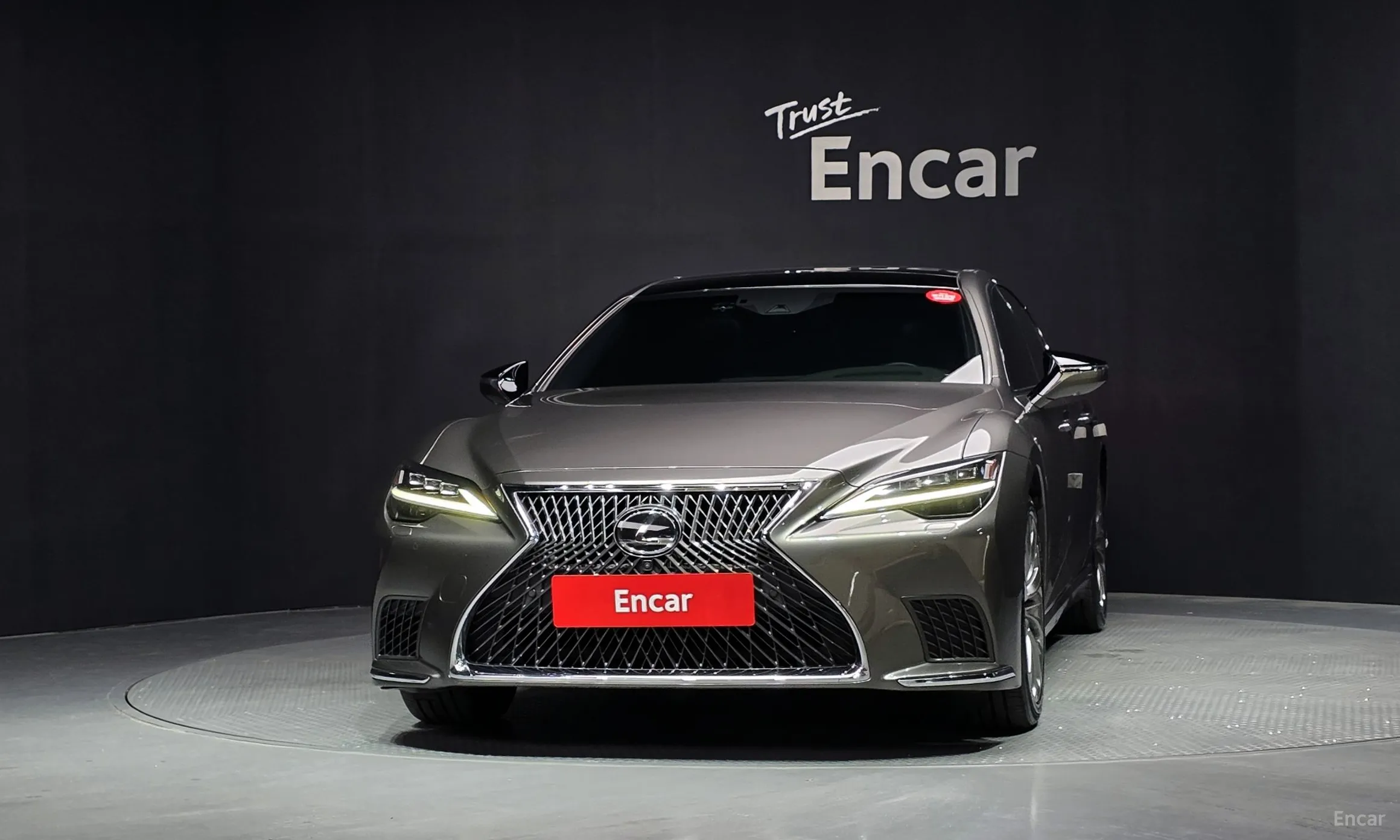 Lexus LS500 5th Generation превью 3