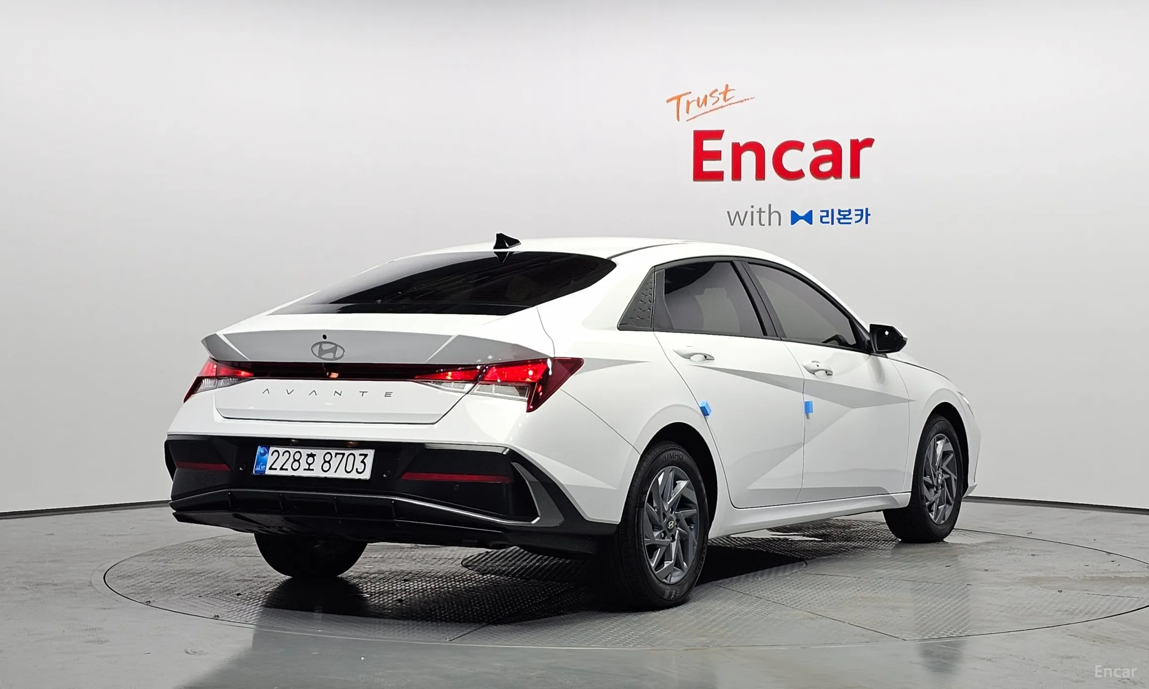 Hyundai Avante Hybrid (CN7)