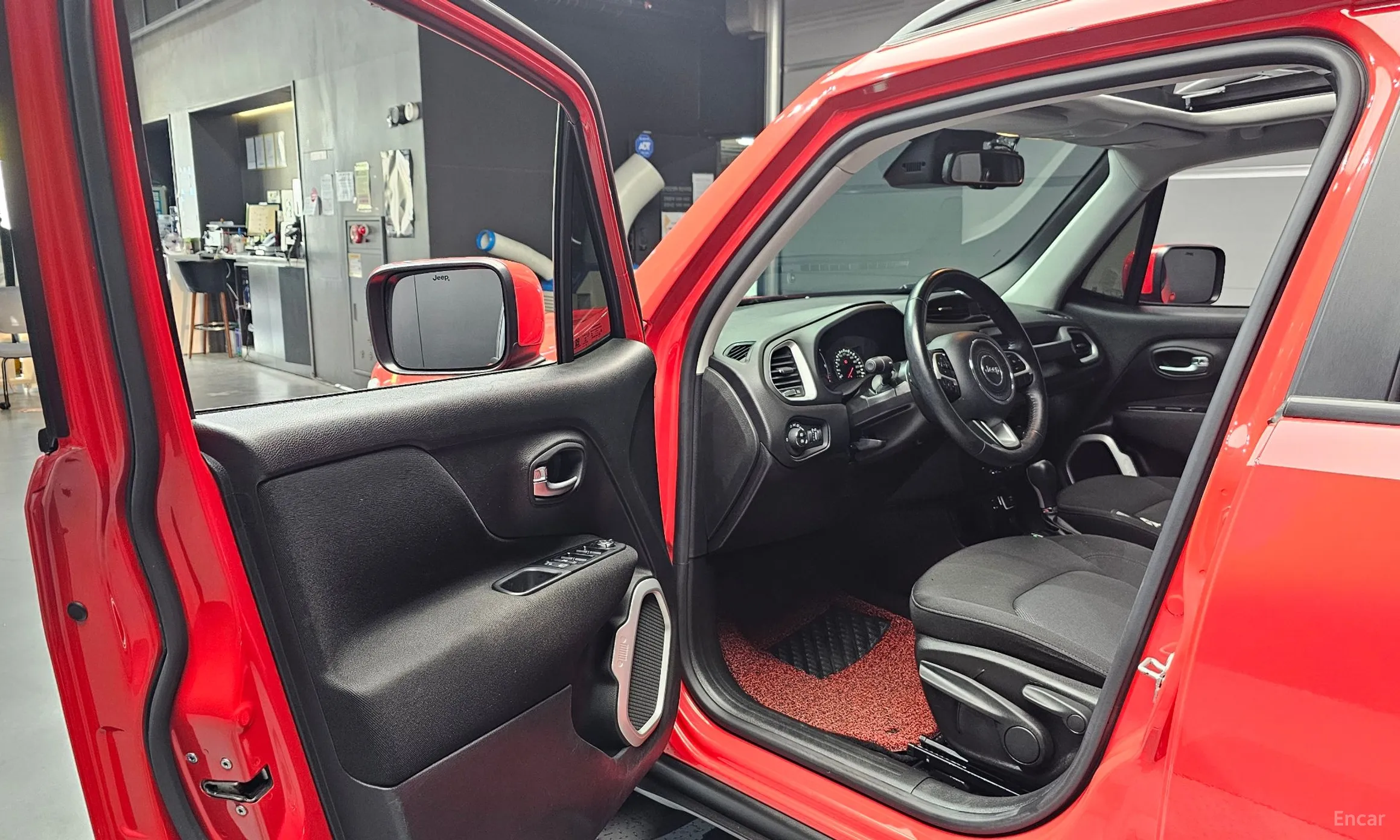 Jeep Renegade превью 10