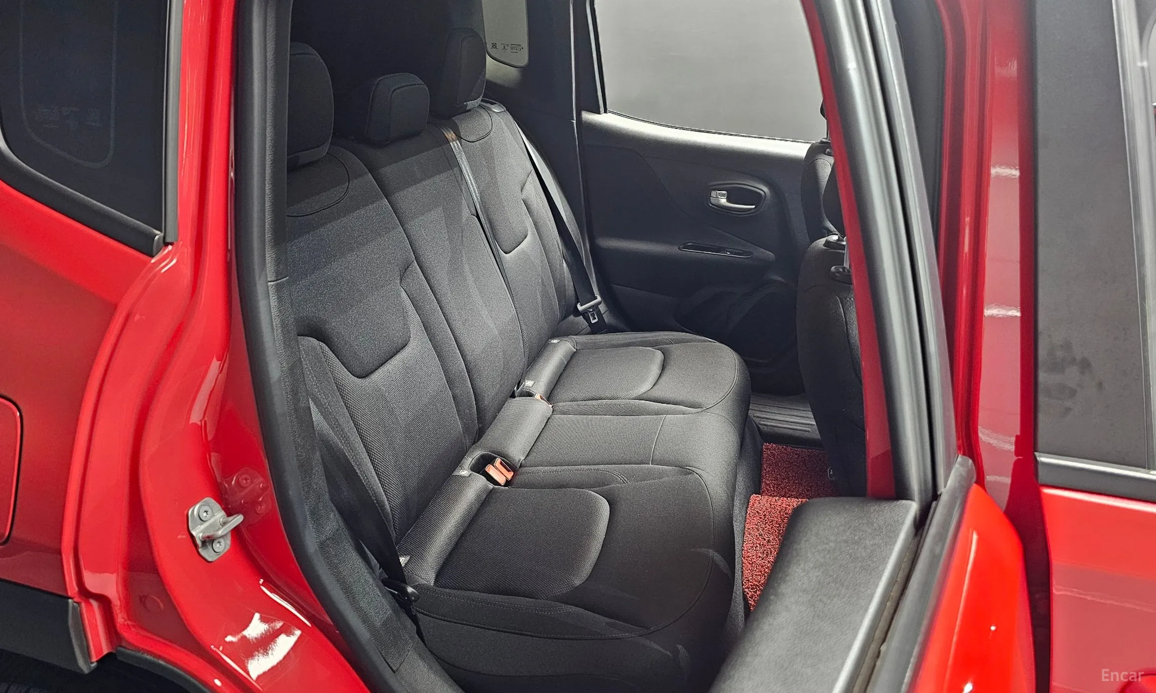 Jeep Renegade превью 11