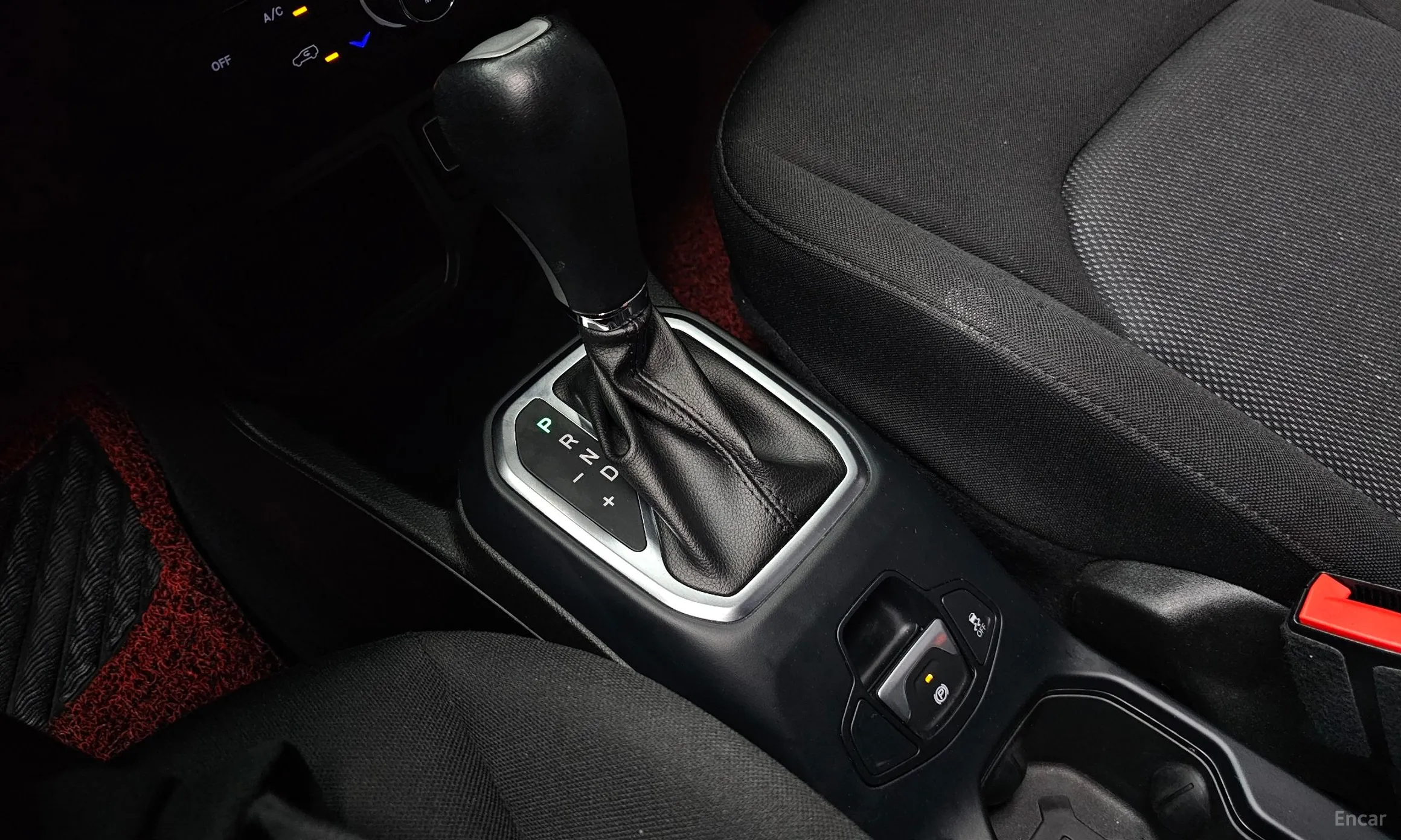 Jeep Renegade превью 9