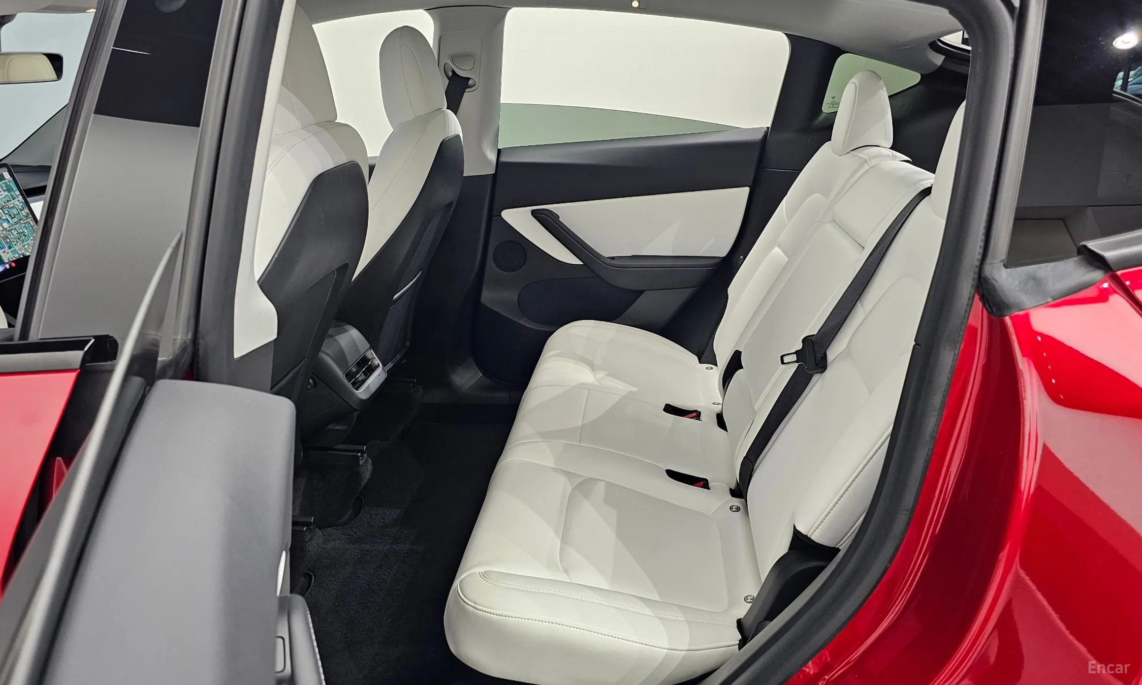 Tesla Model Y превью 12