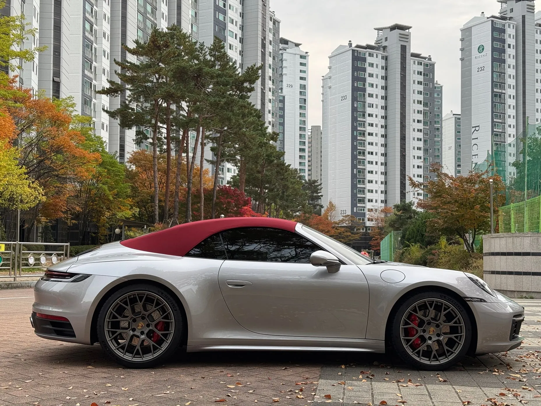 Porsche 911 (992) превью 10