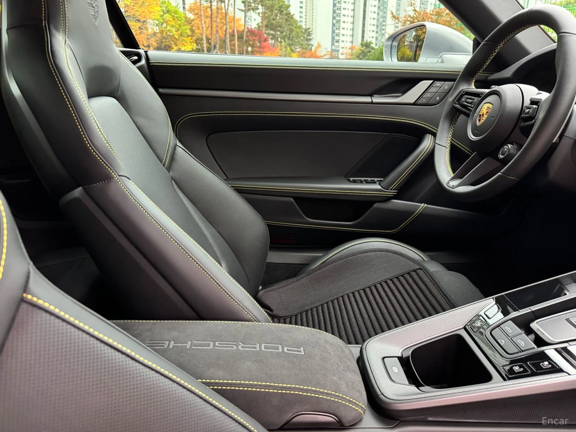 Porsche 911 (992) превью 13