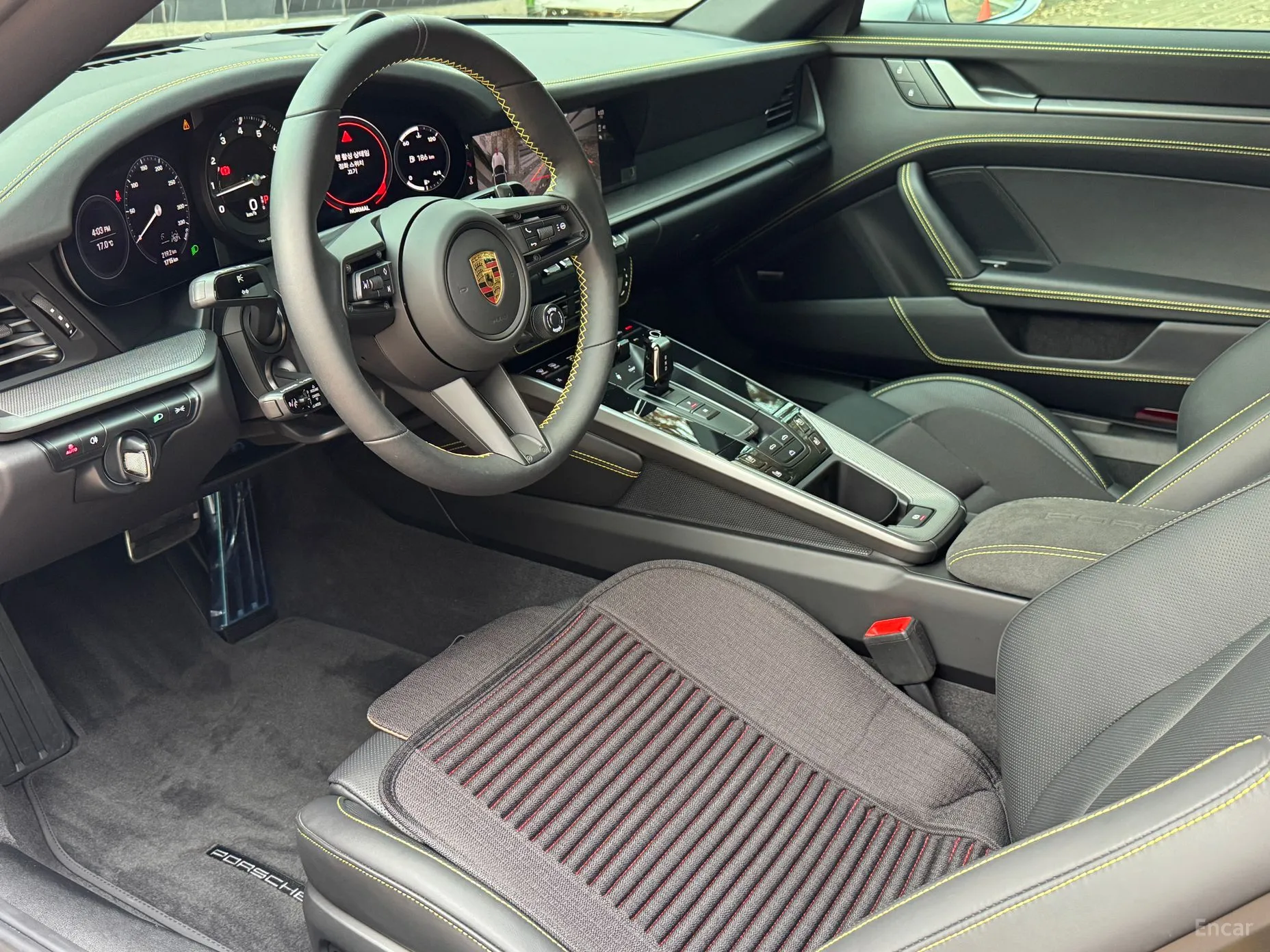 Porsche 911 (992) превью 8