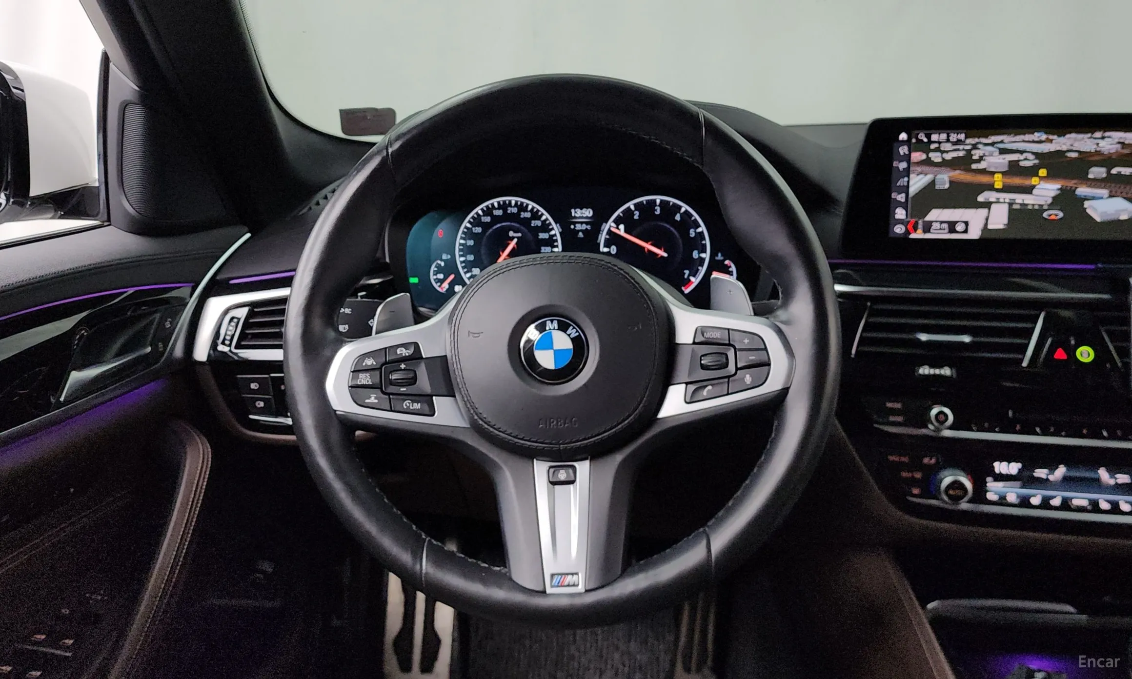 BMW 5 Series (G30) превью 13