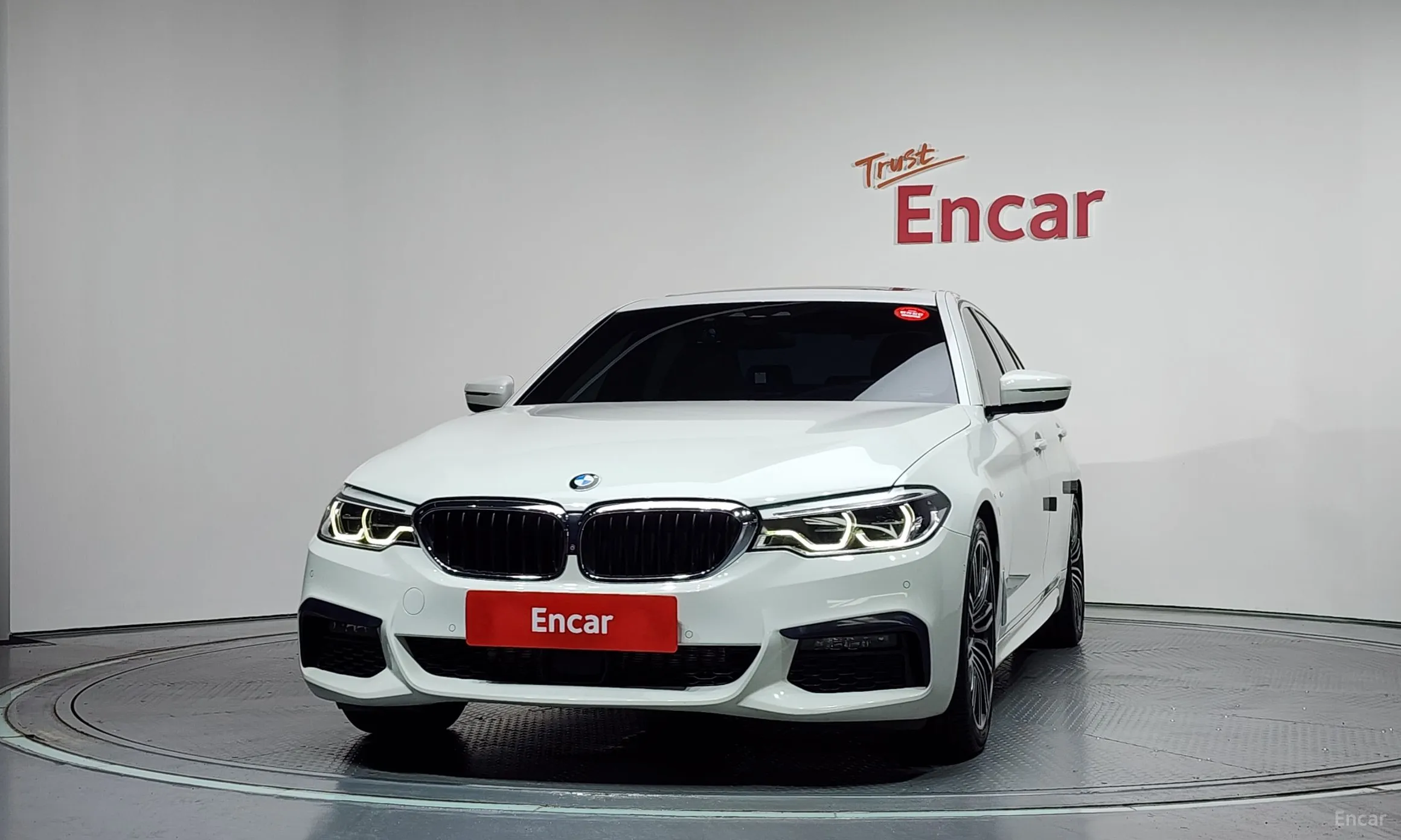 BMW 5 Series (G30) превью 3