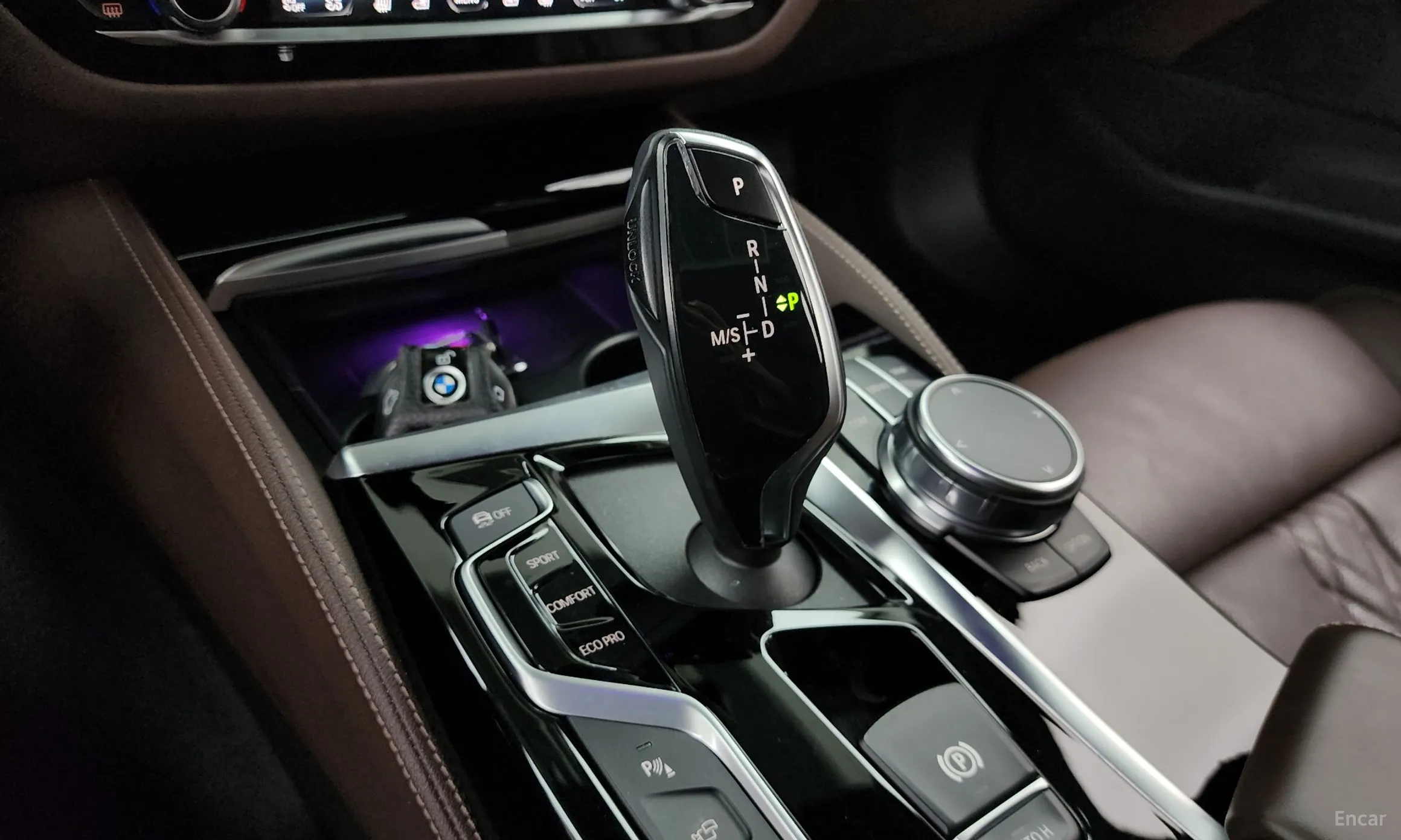BMW 5 Series (G30) превью 9