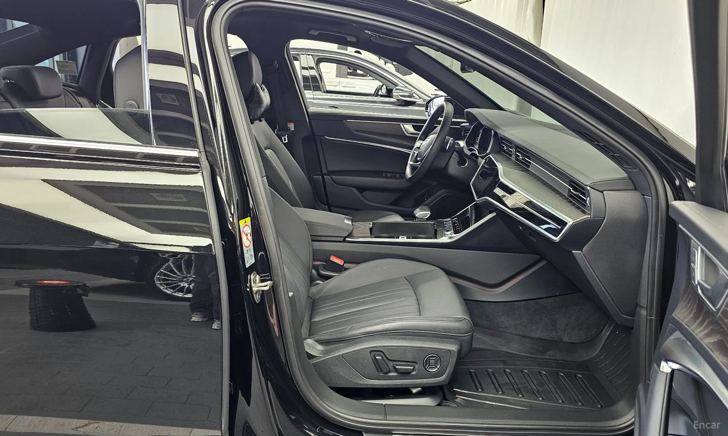 Audi A6 (C8) превью 11