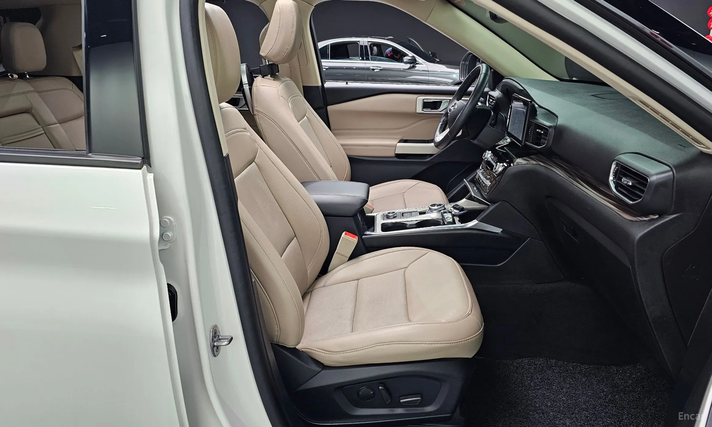 Ford Explorer 6th Generation превью 10
