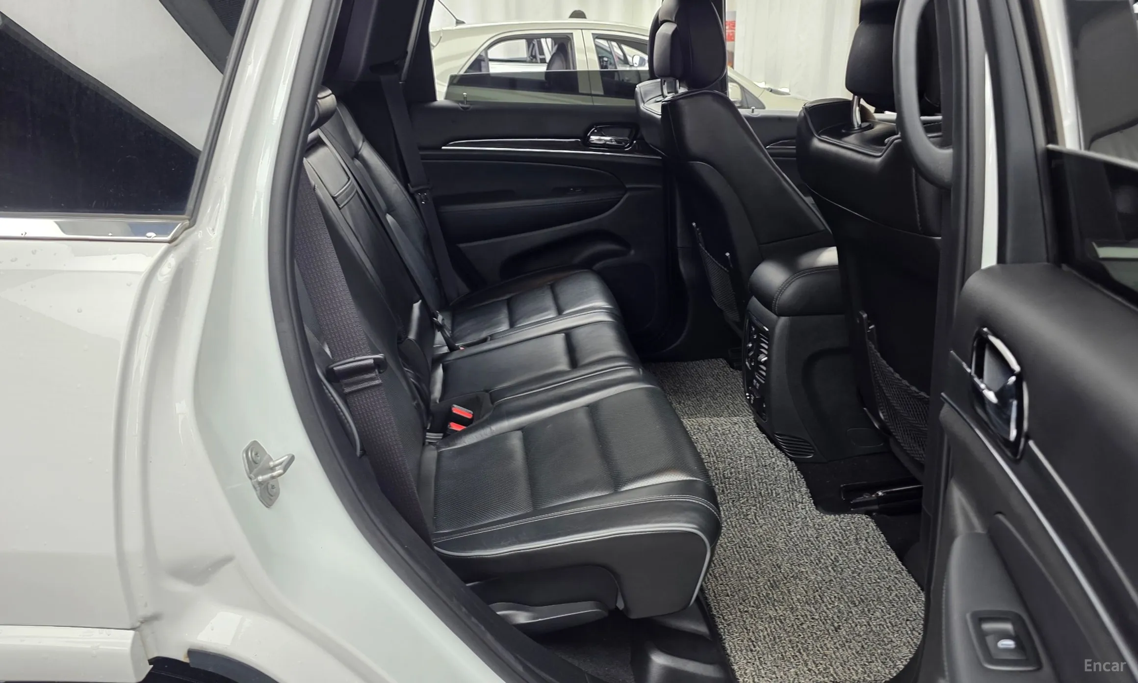 Jeep Grand Cherokee превью 12