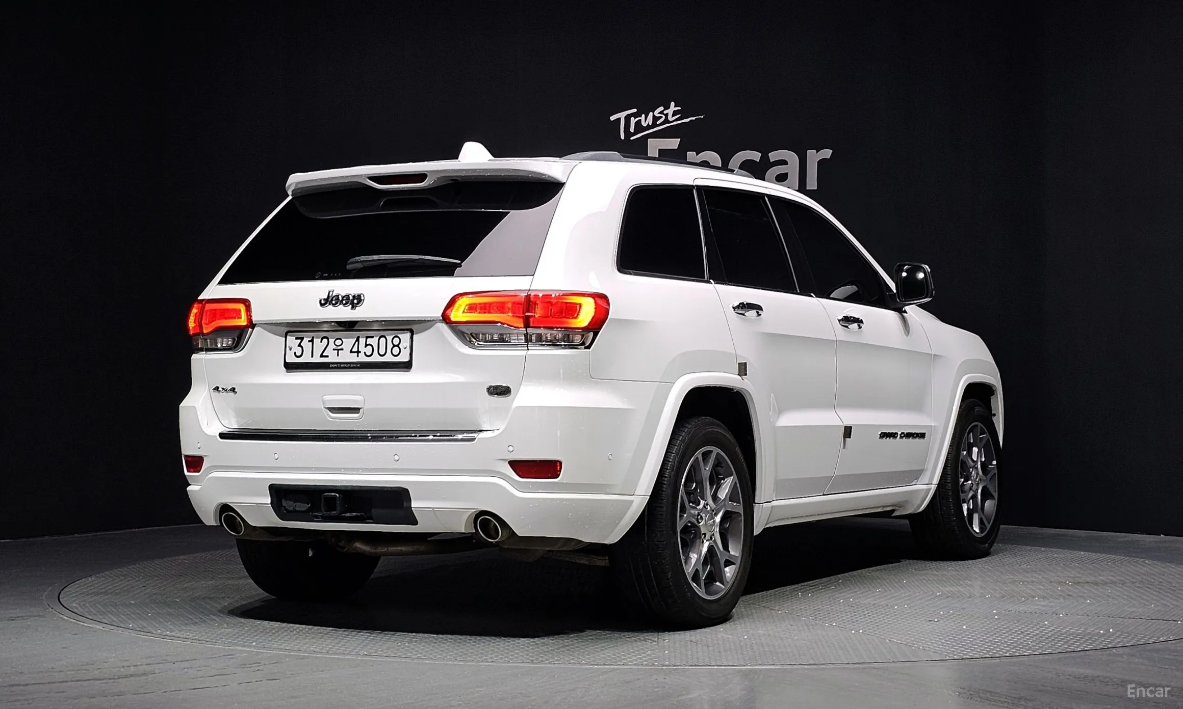 Jeep Grand Cherokee превью 2