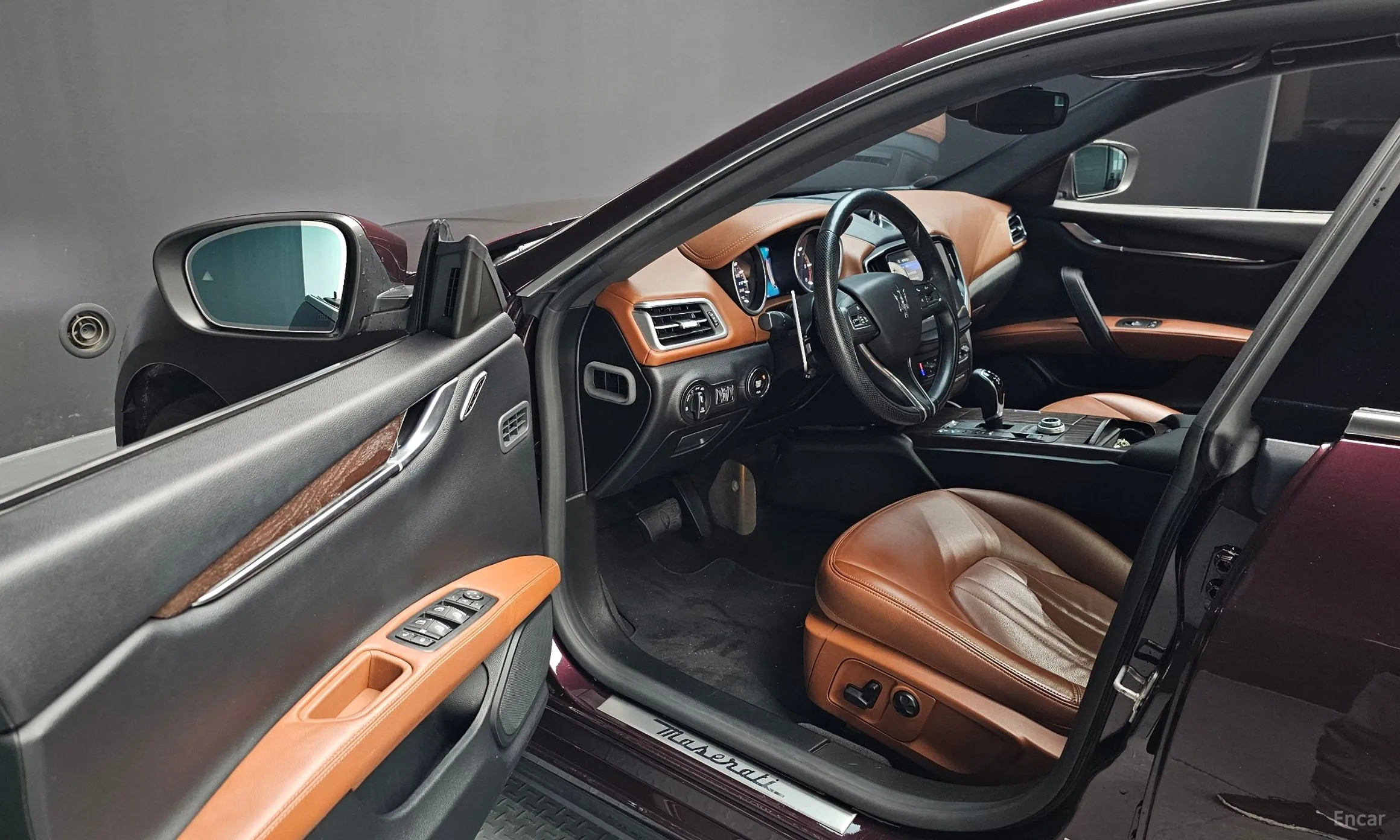 Maserati Ghibli превью 10