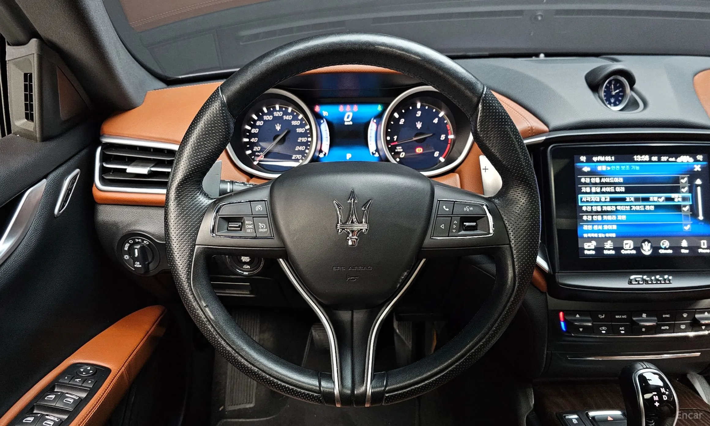 Maserati Ghibli превью 13