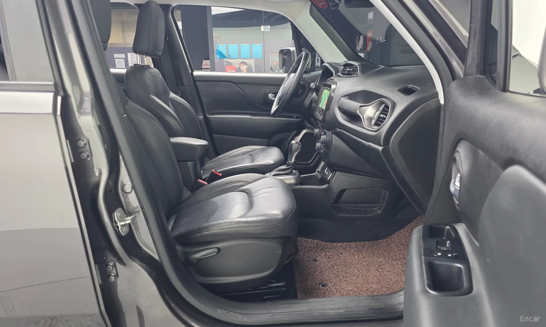 Jeep Renegade превью 11