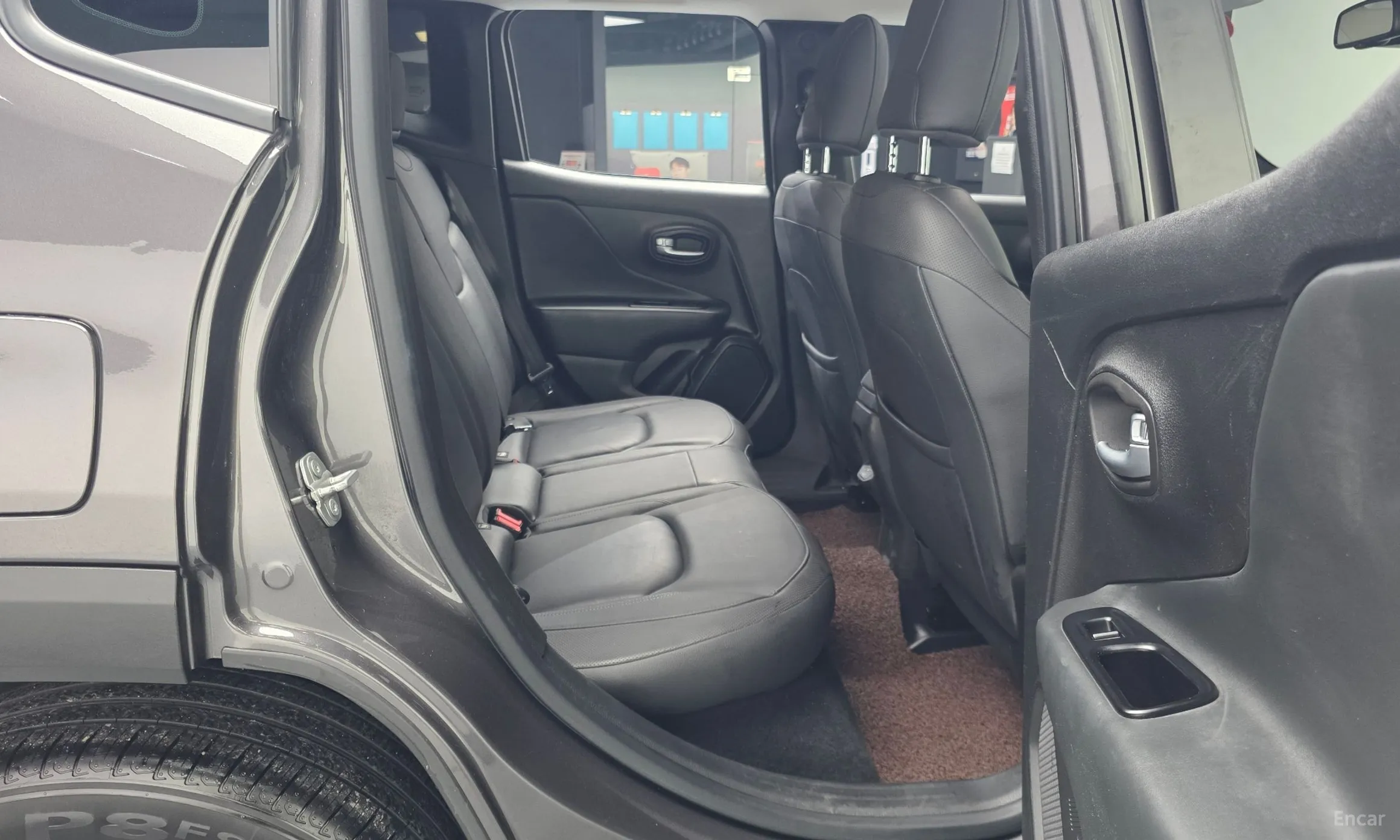 Jeep Renegade превью 12