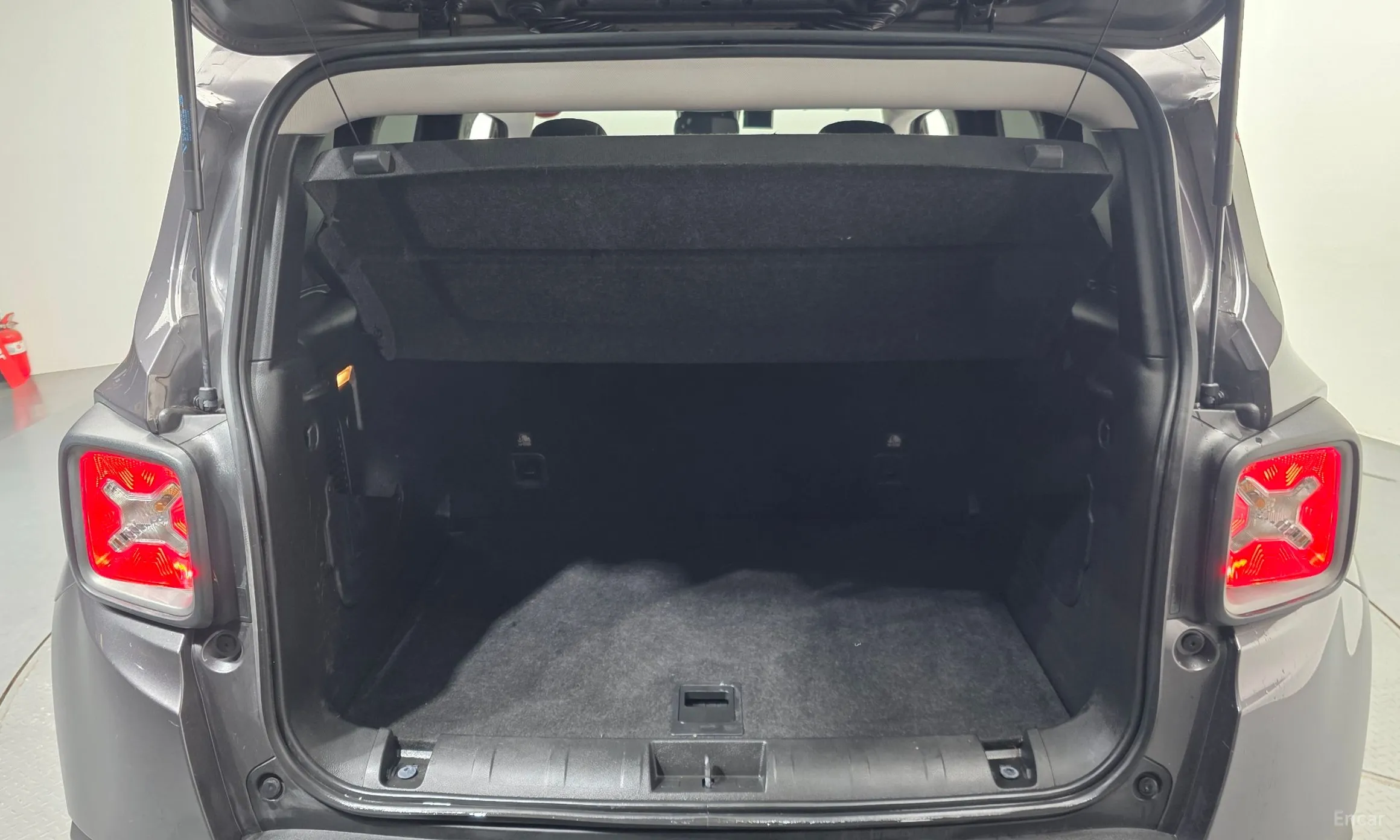 Jeep Renegade превью 20