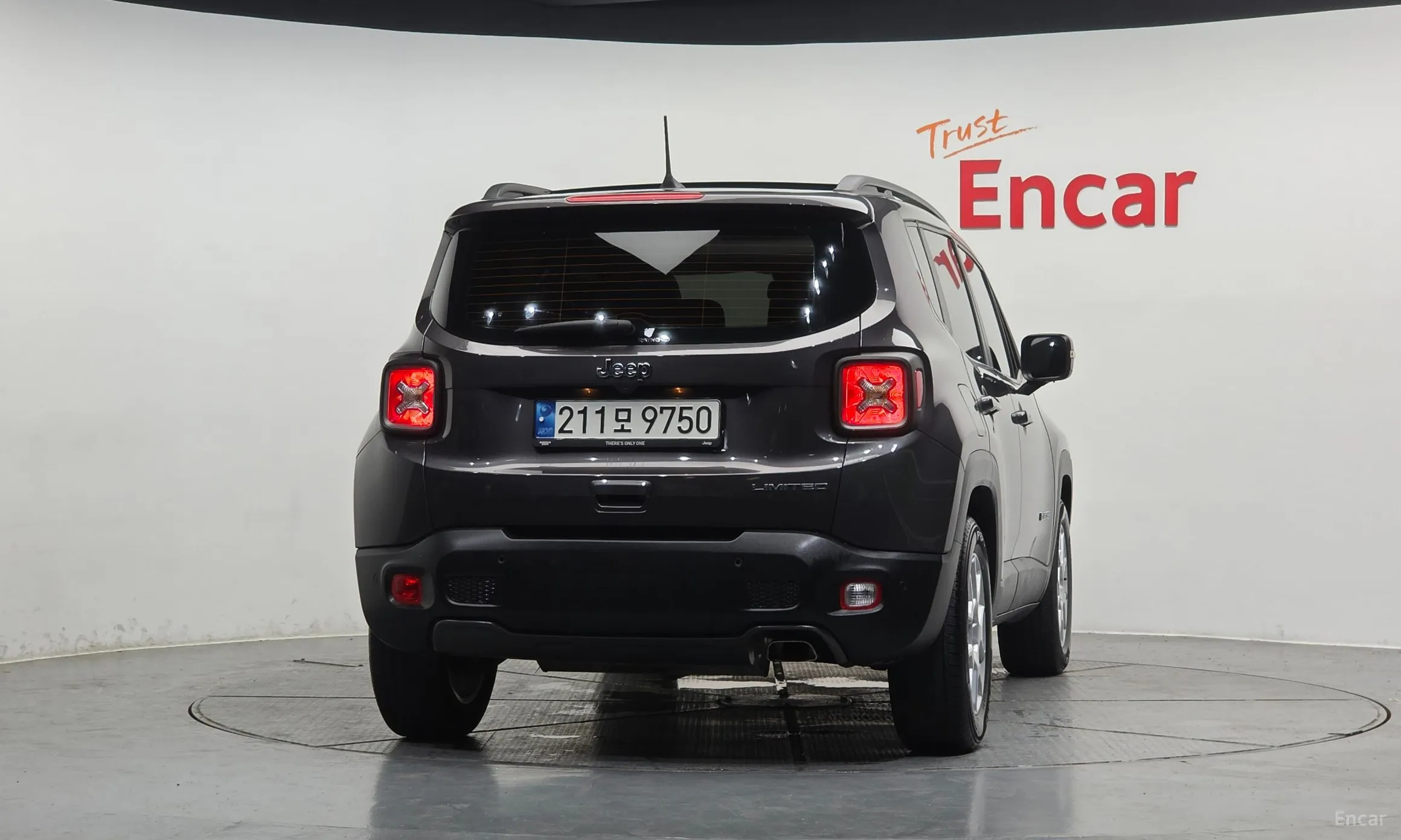 Jeep Renegade превью 4
