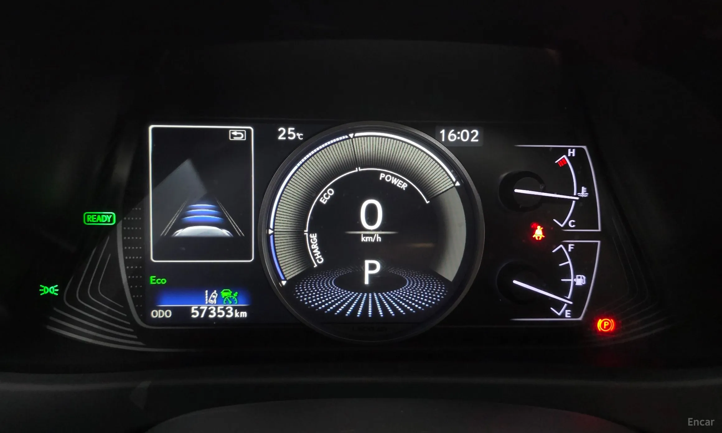 Lexus UX250h превью 8